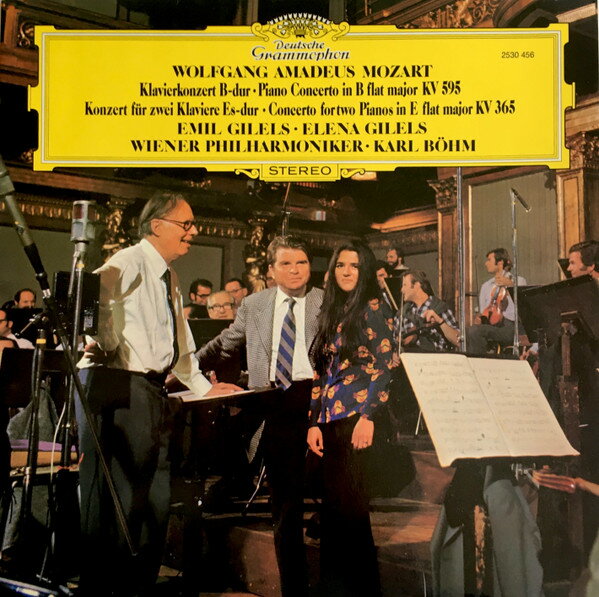 ・アーティスト Wolfgang Amadeus Mozart / Emil Gilels , Elena Gilels , Karl B?hm , Wiener Philharmoniker ・タイトル Klavierkonzert B-dur ? Piano Concerto In B Flat Major KV 595 / Konzert F?r Zwei Klaviere Es-dur ? Concerto For Two Pianos In E Flat Major KV 365 ・レーベル・型番 Deutsche Grammophon 2530456 ・フォーマット LPレコード ・コンディション(盤) 非常に良い(EX) ・コンディション(ジャケット) 良い (VG+) ・コンディション(帯) オビなし ・特記事項 【カバーにシール付着】 サンプル画像です。実際の商品の画像ではありません 商品写真はバーコード/カタログ番号に対応したサンプル画像ですので、お送りする商品の画像ではありません。帯やライナーなどの付属品は、特記事項に記載されている場合のみ含まれます。プロモやカラーレコードなどの仕様についても、該当する場合のみ特記事項に記載しています。 【ご購入前に必ずご確認ください】 ・本店サイト(www.recordcity.jp)とは価格、送料が違います ・本店サイト、その他支店のオーダーとは同梱発送できません ・注文確定後に別の注文を頂いた場合、注文同士の同梱は致しかねます。 ・別倉庫から発送しているため、店頭受け渡しは対応しておりません ・一部商品は他の通販サイトでも販売しているため、ご注文のタイミングによっては商品のご用意ができない場合がございます。 ・土日祝日はお休みです 金曜・祝前日9時以降のご連絡またはご入金は、返答または発送が週明け・祝日明けに順次対応となります。 ・ご購入後のキャンセル不可 ご購入後のキャンセルはいかなる理由においてもお受けできません。ご了承の上、ご購入くださいませ。 ・日本郵便(ゆうパック/ゆうメール)によるお届けになります。 ・中古品であることをご理解ください 当ストアでは中古商品を主に販売しております。中古品であることをご理解の上ご購入ください。また、一部商品はRecordCityオンラインストアで試聴可能です。 ・返品について お客様のご都合による返品は一切承っておりません。 表記の内容と実際の商品に相違がある場合、また針飛び等で返品・返金をご希望される場合は、商品の到着後1週間以内にご連絡ください。商品の返送をこちらで確認後、キャンセル・返金を行います。 コンディションVG以下の商品は返品できません。プレイに影響のない表面のこすれ傷、プレス起因のノイズ盤は返品の対象外です。 【コンディション表記】 ・ほぼ新品(M-)(Like New) 完全な新品。未使用。当店ではほぼ使用しません ・非常に良い(EX)(Excellent) 中古盤として美品な状態。わずかな経年を感じるものの傷みを感じさせない、当店基準で最高の状態 ・良い(VG+)(Very Good Plus) 丁寧に扱われた中古品で、軽い使用感がみられる。 ・可(VG)(Acceptable) 使い込まれた中古品で、「良い」よりもさらに使用感がみられる。 ・悪い(VG-)(Bad) 状態が悪いアイテム。使用の保障はなく、再生不可、針飛び、目立つノイズがあるかもしれない。状態によるクレーム不可。返品不可。 ・非常に悪い(G)(Very Bad) 「悪い」よりさらに状態が悪いアイテム。使用の保障はなく、再生不可、針飛び、目立つノイズがあるかもしれない。状態によるクレーム不可。返品不可。 ・ジャンク(Fair)(Junk/Fair) 割れている、反っている、水ダメージがある、カビ、ジャケットが分離している、ひどい書き込み、ひどい擦れなど最低の状態。使用の保障はなく、再生不可、針飛び、目立つノイズがあるかもしれない。状態によるクレーム不可。返品不可。 ・ジャンク(Poor)(Junk/Poor) 割れている、反っている、水ダメージがある、カビ、ジャケットが分離している、ひどい書き込み、ひどい擦れなど最低の状態。使用の保障はなく、再生不可、針飛び、目立つノイズがあるかもしれない。状態によるクレーム不可。返品不可。