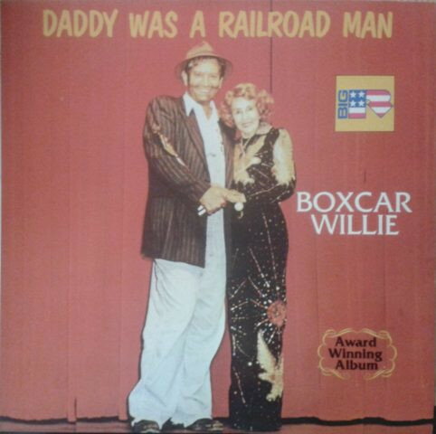 ・アーティスト Boxcar Willie ・タイトル Daddy Was A Railroad Man ・レーベル・型番 Big R Records BRA1004 ・フォーマット LPレコード ・コンディション(盤) 良い (VG+) ・コンディション(ジャケット) 良い (VG+) ・コンディション(帯) オビなし ・特記事項 サンプル画像です。実際の商品の画像ではありません 商品写真はバーコード/カタログ番号に対応したサンプル画像ですので、お送りする商品の画像ではありません。帯やライナーなどの付属品は、特記事項に記載されている場合のみ含まれます。プロモやカラーレコードなどの仕様についても、該当する場合のみ特記事項に記載しています。 【ご購入前に必ずご確認ください】 ・本店サイト(www.recordcity.jp)とは価格、送料が違います ・本店サイト、その他支店のオーダーとは同梱発送できません ・注文確定後に別の注文を頂いた場合、注文同士の同梱は致しかねます。 ・別倉庫から発送しているため、店頭受け渡しは対応しておりません ・一部商品は他の通販サイトでも販売しているため、ご注文のタイミングによっては商品のご用意ができない場合がございます。 ・土日祝日はお休みです 金曜・祝前日9時以降のご連絡またはご入金は、返答または発送が週明け・祝日明けに順次対応となります。 ・ご購入後のキャンセル不可 ご購入後のキャンセルはいかなる理由においてもお受けできません。ご了承の上、ご購入くださいませ。 ・日本郵便(ゆうパック/ゆうメール)によるお届けになります。 ・中古品であることをご理解ください 当ストアでは中古商品を主に販売しております。中古品であることをご理解の上ご購入ください。また、一部商品はRecordCityオンラインストアで試聴可能です。 ・返品について お客様のご都合による返品は一切承っておりません。 表記の内容と実際の商品に相違がある場合、また針飛び等で返品・返金をご希望される場合は、商品の到着後1週間以内にご連絡ください。商品の返送をこちらで確認後、キャンセル・返金を行います。 コンディションVG以下の商品は返品できません。プレイに影響のない表面のこすれ傷、プレス起因のノイズ盤は返品の対象外です。 【コンディション表記】 ・ほぼ新品(M-)(Like New) 完全な新品。未使用。当店ではほぼ使用しません ・非常に良い(EX)(Excellent) 中古盤として美品な状態。わずかな経年を感じるものの傷みを感じさせない、当店基準で最高の状態 ・良い(VG+)(Very Good Plus) 丁寧に扱われた中古品で、軽い使用感がみられる。 ・可(VG)(Acceptable) 使い込まれた中古品で、「良い」よりもさらに使用感がみられる。 ・悪い(VG-)(Bad) 状態が悪いアイテム。使用の保障はなく、再生不可、針飛び、目立つノイズがあるかもしれない。状態によるクレーム不可。返品不可。 ・非常に悪い(G)(Very Bad) 「悪い」よりさらに状態が悪いアイテム。使用の保障はなく、再生不可、針飛び、目立つノイズがあるかもしれない。状態によるクレーム不可。返品不可。 ・ジャンク(Fair)(Junk/Fair) 割れている、反っている、水ダメージがある、カビ、ジャケットが分離している、ひどい書き込み、ひどい擦れなど最低の状態。使用の保障はなく、再生不可、針飛び、目立つノイズがあるかもしれない。状態によるクレーム不可。返品不可。 ・ジャンク(Poor)(Junk/Poor) 割れている、反っている、水ダメージがある、カビ、ジャケットが分離している、ひどい書き込み、ひどい擦れなど最低の状態。使用の保障はなく、再生不可、針飛び、目立つノイズがあるかもしれない。状態によるクレーム不可。返品不可。
