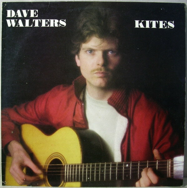 ・アーティスト Dave Walters ・タイトル Kites ・レーベル・型番 Highway Records SHY7017 ・フォーマット LPレコード ・コンディション(盤) 良い (VG+) ・コンディション(ジャケット) 良い (VG+) ・コンディション(帯) オビなし ・特記事項 サンプル画像です。実際の商品の画像ではありません 商品写真はバーコード/カタログ番号に対応したサンプル画像ですので、お送りする商品の画像ではありません。帯やライナーなどの付属品は、特記事項に記載されている場合のみ含まれます。プロモやカラーレコードなどの仕様についても、該当する場合のみ特記事項に記載しています。 【ご購入前に必ずご確認ください】 ・本店サイト(www.recordcity.jp)とは価格、送料が違います ・本店サイト、その他支店のオーダーとは同梱発送できません ・注文確定後に別の注文を頂いた場合、注文同士の同梱は致しかねます。 ・別倉庫から発送しているため、店頭受け渡しは対応しておりません ・一部商品は他の通販サイトでも販売しているため、ご注文のタイミングによっては商品のご用意ができない場合がございます。 ・土日祝日はお休みです 金曜・祝前日9時以降のご連絡またはご入金は、返答または発送が週明け・祝日明けに順次対応となります。 ・ご購入後のキャンセル不可 ご購入後のキャンセルはいかなる理由においてもお受けできません。ご了承の上、ご購入くださいませ。 ・日本郵便(ゆうパック/ゆうメール)によるお届けになります。 ・中古品であることをご理解ください 当ストアでは中古商品を主に販売しております。中古品であることをご理解の上ご購入ください。また、一部商品はRecordCityオンラインストアで試聴可能です。 ・返品について お客様のご都合による返品は一切承っておりません。 表記の内容と実際の商品に相違がある場合、また針飛び等で返品・返金をご希望される場合は、商品の到着後1週間以内にご連絡ください。商品の返送をこちらで確認後、キャンセル・返金を行います。 コンディションVG以下の商品は返品できません。プレイに影響のない表面のこすれ傷、プレス起因のノイズ盤は返品の対象外です。 【コンディション表記】 ・ほぼ新品(M-)(Like New) 完全な新品。未使用。当店ではほぼ使用しません ・非常に良い(EX)(Excellent) 中古盤として美品な状態。わずかな経年を感じるものの傷みを感じさせない、当店基準で最高の状態 ・良い(VG+)(Very Good Plus) 丁寧に扱われた中古品で、軽い使用感がみられる。 ・可(VG)(Acceptable) 使い込まれた中古品で、「良い」よりもさらに使用感がみられる。 ・悪い(VG-)(Bad) 状態が悪いアイテム。使用の保障はなく、再生不可、針飛び、目立つノイズがあるかもしれない。状態によるクレーム不可。返品不可。 ・非常に悪い(G)(Very Bad) 「悪い」よりさらに状態が悪いアイテム。使用の保障はなく、再生不可、針飛び、目立つノイズがあるかもしれない。状態によるクレーム不可。返品不可。 ・ジャンク(Fair)(Junk/Fair) 割れている、反っている、水ダメージがある、カビ、ジャケットが分離している、ひどい書き込み、ひどい擦れなど最低の状態。使用の保障はなく、再生不可、針飛び、目立つノイズがあるかもしれない。状態によるクレーム不可。返品不可。 ・ジャンク(Poor)(Junk/Poor) 割れている、反っている、水ダメージがある、カビ、ジャケットが分離している、ひどい書き込み、ひどい擦れなど最低の状態。使用の保障はなく、再生不可、針飛び、目立つノイズがあるかもしれない。状態によるクレーム不可。返品不可。