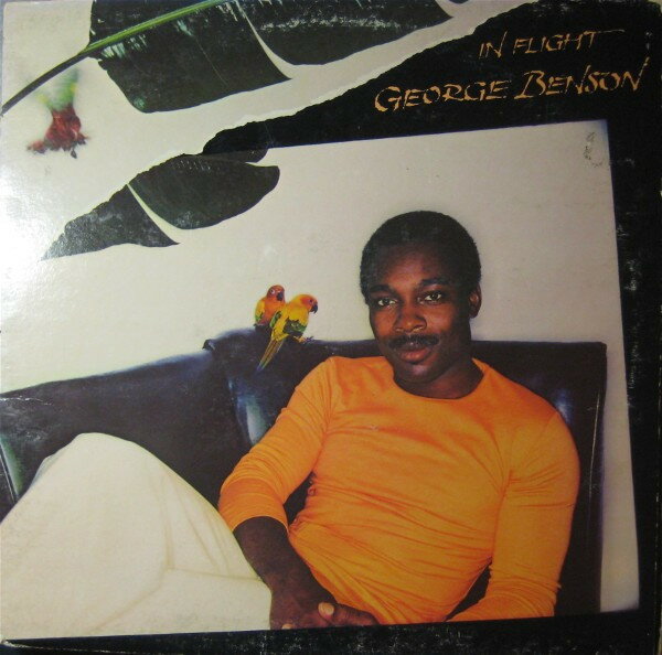 ・アーティスト George Benson ・タイトル In Flight ・レーベル・型番 WARNER BSK2983 ・フォーマット LPレコード ・コンディション(盤) 良い (VG+) ・コンディション(ジャケット) 可 (VG) ・コンディション(帯) オビなし ・特記事項 【カバーにリングウェア】【カバー抜け】 サンプル画像です。実際の商品の画像ではありません 商品写真はバーコード/カタログ番号に対応したサンプル画像ですので、お送りする商品の画像ではありません。帯やライナーなどの付属品は、特記事項に記載されている場合のみ含まれます。プロモやカラーレコードなどの仕様についても、該当する場合のみ特記事項に記載しています。 【ご購入前に必ずご確認ください】 ・本店サイト(www.recordcity.jp)とは価格、送料が違います ・本店サイト、その他支店のオーダーとは同梱発送できません ・注文確定後に別の注文を頂いた場合、注文同士の同梱は致しかねます。 ・別倉庫から発送しているため、店頭受け渡しは対応しておりません ・一部商品は他の通販サイトでも販売しているため、ご注文のタイミングによっては商品のご用意ができない場合がございます。 ・土日祝日はお休みです 金曜・祝前日9時以降のご連絡またはご入金は、返答または発送が週明け・祝日明けに順次対応となります。 ・ご購入後のキャンセル不可 ご購入後のキャンセルはいかなる理由においてもお受けできません。ご了承の上、ご購入くださいませ。 ・日本郵便(ゆうパック/ゆうメール)によるお届けになります。 ・中古品であることをご理解ください 当ストアでは中古商品を主に販売しております。中古品であることをご理解の上ご購入ください。また、一部商品はRecordCityオンラインストアで試聴可能です。 ・返品について お客様のご都合による返品は一切承っておりません。 表記の内容と実際の商品に相違がある場合、また針飛び等で返品・返金をご希望される場合は、商品の到着後1週間以内にご連絡ください。商品の返送をこちらで確認後、キャンセル・返金を行います。 コンディションVG以下の商品は返品できません。プレイに影響のない表面のこすれ傷、プレス起因のノイズ盤は返品の対象外です。 【コンディション表記】 ・ほぼ新品(M-)(Like New) 完全な新品。未使用。当店ではほぼ使用しません ・非常に良い(EX)(Excellent) 中古盤として美品な状態。わずかな経年を感じるものの傷みを感じさせない、当店基準で最高の状態 ・良い(VG+)(Very Good Plus) 丁寧に扱われた中古品で、軽い使用感がみられる。 ・可(VG)(Acceptable) 使い込まれた中古品で、「良い」よりもさらに使用感がみられる。 ・悪い(VG-)(Bad) 状態が悪いアイテム。使用の保障はなく、再生不可、針飛び、目立つノイズがあるかもしれない。状態によるクレーム不可。返品不可。 ・非常に悪い(G)(Very Bad) 「悪い」よりさらに状態が悪いアイテム。使用の保障はなく、再生不可、針飛び、目立つノイズがあるかもしれない。状態によるクレーム不可。返品不可。 ・ジャンク(Fair)(Junk/Fair) 割れている、反っている、水ダメージがある、カビ、ジャケットが分離している、ひどい書き込み、ひどい擦れなど最低の状態。使用の保障はなく、再生不可、針飛び、目立つノイズがあるかもしれない。状態によるクレーム不可。返品不可。 ・ジャンク(Poor)(Junk/Poor) 割れている、反っている、水ダメージがある、カビ、ジャケットが分離している、ひどい書き込み、ひどい擦れなど最低の状態。使用の保障はなく、再生不可、針飛び、目立つノイズがあるかもしれない。状態によるクレーム不可。返品不可。