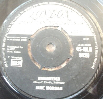 ・アーティスト Jane Morgan ・タイトル Romantica ・レーベル・型番 London Records, London American Recordings 45HLR9120 ・フォーマット 7インチレコード ・コンディション(盤) 良い (VG+) ・コンディション(ジャケット) プレインカバー（元ジャケット／カバー無し） ・コンディション(帯) オビなし ・特記事項 サンプル画像です。実際の商品の画像ではありません 商品写真はバーコード/カタログ番号に対応したサンプル画像ですので、お送りする商品の画像ではありません。帯やライナーなどの付属品は、特記事項に記載されている場合のみ含まれます。プロモやカラーレコードなどの仕様についても、該当する場合のみ特記事項に記載しています。 【ご購入前に必ずご確認ください】 ・本店サイト(www.recordcity.jp)とは価格、送料が違います ・本店サイト、その他支店のオーダーとは同梱発送できません ・注文確定後に別の注文を頂いた場合、注文同士の同梱は致しかねます。 ・別倉庫から発送しているため、店頭受け渡しは対応しておりません ・一部商品は他の通販サイトでも販売しているため、ご注文のタイミングによっては商品のご用意ができない場合がございます。 ・土日祝日はお休みです 金曜・祝前日9時以降のご連絡またはご入金は、返答または発送が週明け・祝日明けに順次対応となります。 ・ご購入後のキャンセル不可 ご購入後のキャンセルはいかなる理由においてもお受けできません。ご了承の上、ご購入くださいませ。 ・日本郵便(ゆうパック/ゆうメール)によるお届けになります。 ・中古品であることをご理解ください 当ストアでは中古商品を主に販売しております。中古品であることをご理解の上ご購入ください。また、一部商品はRecordCityオンラインストアで試聴可能です。 ・返品について お客様のご都合による返品は一切承っておりません。 表記の内容と実際の商品に相違がある場合、また針飛び等で返品・返金をご希望される場合は、商品の到着後1週間以内にご連絡ください。商品の返送をこちらで確認後、キャンセル・返金を行います。 コンディションVG以下の商品は返品できません。プレイに影響のない表面のこすれ傷、プレス起因のノイズ盤は返品の対象外です。 【コンディション表記】 ・ほぼ新品(M-)(Like New) 完全な新品。未使用。当店ではほぼ使用しません ・非常に良い(EX)(Excellent) 中古盤として美品な状態。わずかな経年を感じるものの傷みを感じさせない、当店基準で最高の状態 ・良い(VG+)(Very Good Plus) 丁寧に扱われた中古品で、軽い使用感がみられる。 ・可(VG)(Acceptable) 使い込まれた中古品で、「良い」よりもさらに使用感がみられる。 ・悪い(VG-)(Bad) 状態が悪いアイテム。使用の保障はなく、再生不可、針飛び、目立つノイズがあるかもしれない。状態によるクレーム不可。返品不可。 ・非常に悪い(G)(Very Bad) 「悪い」よりさらに状態が悪いアイテム。使用の保障はなく、再生不可、針飛び、目立つノイズがあるかもしれない。状態によるクレーム不可。返品不可。 ・ジャンク(Fair)(Junk/Fair) 割れている、反っている、水ダメージがある、カビ、ジャケットが分離している、ひどい書き込み、ひどい擦れなど最低の状態。使用の保障はなく、再生不可、針飛び、目立つノイズがあるかもしれない。状態によるクレーム不可。返品不可。 ・ジャンク(Poor)(Junk/Poor) 割れている、反っている、水ダメージがある、カビ、ジャケットが分離している、ひどい書き込み、ひどい擦れなど最低の状態。使用の保障はなく、再生不可、針飛び、目立つノイズがあるかもしれない。状態によるクレーム不可。返品不可。