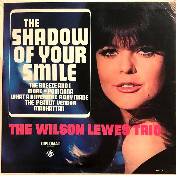 ・アーティスト Wilson Lewes Trio ・タイトル The Shadow Of Your Smile ・レーベル・型番 Diplomat Records 2378 ・フォーマット LPレコード ・コンディション(盤) 良い (VG+) ・コンディション(ジャケット) 良い (VG+) ・コンディション(帯) オビなし ・特記事項 【カバーに目立つ染み】 サンプル画像です。実際の商品の画像ではありません 商品写真はバーコード/カタログ番号に対応したサンプル画像ですので、お送りする商品の画像ではありません。帯やライナーなどの付属品は、特記事項に記載されている場合のみ含まれます。プロモやカラーレコードなどの仕様についても、該当する場合のみ特記事項に記載しています。 【ご購入前に必ずご確認ください】 ・本店サイト(www.recordcity.jp)とは価格、送料が違います ・本店サイト、その他支店のオーダーとは同梱発送できません ・注文確定後に別の注文を頂いた場合、注文同士の同梱は致しかねます。 ・別倉庫から発送しているため、店頭受け渡しは対応しておりません ・一部商品は他の通販サイトでも販売しているため、ご注文のタイミングによっては商品のご用意ができない場合がございます。 ・土日祝日はお休みです 金曜・祝前日9時以降のご連絡またはご入金は、返答または発送が週明け・祝日明けに順次対応となります。 ・ご購入後のキャンセル不可 ご購入後のキャンセルはいかなる理由においてもお受けできません。ご了承の上、ご購入くださいませ。 ・日本郵便(ゆうパック/ゆうメール)によるお届けになります。 ・中古品であることをご理解ください 当ストアでは中古商品を主に販売しております。中古品であることをご理解の上ご購入ください。また、一部商品はRecordCityオンラインストアで試聴可能です。 ・返品について お客様のご都合による返品は一切承っておりません。 表記の内容と実際の商品に相違がある場合、また針飛び等で返品・返金をご希望される場合は、商品の到着後1週間以内にご連絡ください。商品の返送をこちらで確認後、キャンセル・返金を行います。 コンディションVG以下の商品は返品できません。プレイに影響のない表面のこすれ傷、プレス起因のノイズ盤は返品の対象外です。 【コンディション表記】 ・ほぼ新品(M-)(Like New) 完全な新品。未使用。当店ではほぼ使用しません ・非常に良い(EX)(Excellent) 中古盤として美品な状態。わずかな経年を感じるものの傷みを感じさせない、当店基準で最高の状態 ・良い(VG+)(Very Good Plus) 丁寧に扱われた中古品で、軽い使用感がみられる。 ・可(VG)(Acceptable) 使い込まれた中古品で、「良い」よりもさらに使用感がみられる。 ・悪い(VG-)(Bad) 状態が悪いアイテム。使用の保障はなく、再生不可、針飛び、目立つノイズがあるかもしれない。状態によるクレーム不可。返品不可。 ・非常に悪い(G)(Very Bad) 「悪い」よりさらに状態が悪いアイテム。使用の保障はなく、再生不可、針飛び、目立つノイズがあるかもしれない。状態によるクレーム不可。返品不可。 ・ジャンク(Fair)(Junk/Fair) 割れている、反っている、水ダメージがある、カビ、ジャケットが分離している、ひどい書き込み、ひどい擦れなど最低の状態。使用の保障はなく、再生不可、針飛び、目立つノイズがあるかもしれない。状態によるクレーム不可。返品不可。 ・ジャンク(Poor)(Junk/Poor) 割れている、反っている、水ダメージがある、カビ、ジャケットが分離している、ひどい書き込み、ひどい擦れなど最低の状態。使用の保障はなく、再生不可、針飛び、目立つノイズがあるかもしれない。状態によるクレーム不可。返品不可。
