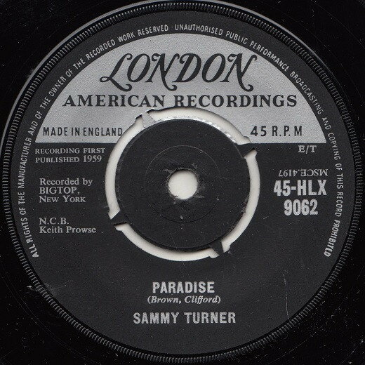 ・アーティスト Sammy Turner ・タイトル Paradise ・レーベル・型番 London Records, London American Recordings 45HLX9062 ・フォーマット 7" ・コンディション(盤) 良い (VG+) ・コンディション(ジャケット) プレインカバー（元ジャケット／カバー無し） ・コンディション(帯) オビなし ・特記事項 【Company Sleeve】 サンプル画像です。実際の商品の画像ではありません 商品写真はバーコード/カタログ番号に対応したサンプル画像ですので、お送りする商品の画像ではありません。帯やライナーなどの付属品は、特記事項に記載されている場合のみ含まれます。プロモやカラーレコードなどの仕様についても、該当する場合のみ特記事項に記載しています。 【ご購入前に必ずご確認ください】 ・本店サイト(www.recordcity.jp)とは価格、送料が違います ・本店サイト、その他支店のオーダーとは同梱発送できません ・注文確定後に別の注文を頂いた場合、注文同士の同梱は致しかねます。 ・別倉庫から発送しているため、店頭受け渡しは対応しておりません ・一部商品は他の通販サイトでも販売しているため、ご注文のタイミングによっては商品のご用意ができない場合がございます。 ・土日祝日はお休みです 金曜・祝前日9時以降のご連絡またはご入金は、返答または発送が週明け・祝日明けに順次対応となります。 ・ご購入後のキャンセル不可 ご購入後のキャンセルはいかなる理由においてもお受けできません。ご了承の上、ご購入くださいませ。 ・日本郵便(ゆうパック/ゆうメール)によるお届けになります。 ・中古品であることをご理解ください 当ストアでは中古商品を主に販売しております。中古品であることをご理解の上ご購入ください。また、一部商品はRecordCityオンラインストアで試聴可能です。 ・返品について お客様のご都合による返品は一切承っておりません。 表記の内容と実際の商品に相違がある場合、また針飛び等で返品・返金をご希望される場合は、商品の到着後1週間以内にご連絡ください。商品の返送をこちらで確認後、キャンセル・返金を行います。 コンディションVG以下の商品は返品できません。プレイに影響のない表面のこすれ傷、プレス起因のノイズ盤は返品の対象外です。 【コンディション表記】 ・ほぼ新品(M-)(Like New) 完全な新品。未使用。当店ではほぼ使用しません ・非常に良い(EX)(Excellent) 中古盤として美品な状態。わずかな経年を感じるものの傷みを感じさせない、当店基準で最高の状態 ・良い(VG+)(Very Good Plus) 丁寧に扱われた中古品で、軽い使用感がみられる。 ・可(VG)(Acceptable) 使い込まれた中古品で、「良い」よりもさらに使用感がみられる。 ・悪い(VG-)(Bad) 状態が悪いアイテム。使用の保障はなく、再生不可、針飛び、目立つノイズがあるかもしれない。状態によるクレーム不可。返品不可。 ・非常に悪い(G)(Very Bad) 「悪い」よりさらに状態が悪いアイテム。使用の保障はなく、再生不可、針飛び、目立つノイズがあるかもしれない。状態によるクレーム不可。返品不可。 ・ジャンク(Fair)(Junk/Fair) 割れている、反っている、水ダメージがある、カビ、ジャケットが分離している、ひどい書き込み、ひどい擦れなど最低の状態。使用の保障はなく、再生不可、針飛び、目立つノイズがあるかもしれない。状態によるクレーム不可。返品不可。 ・ジャンク(Poor)(Junk/Poor) 割れている、反っている、水ダメージがある、カビ、ジャケットが分離している、ひどい書き込み、ひどい擦れなど最低の状態。使用の保障はなく、再生不可、針飛び、目立つノイズがあるかもしれない。状態によるクレーム不可。返品不可。