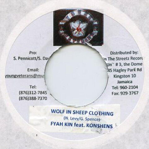 ・アーティスト Fyah Kin, Konshens ・タイトル Wolf In Sheep Clothing ・レーベル・型番 Young Veterans none ・フォーマット 7" ・コンディション(盤) 新品 (M) ・コンディション(ジャケット) ・コンディション(帯) オビなし ・特記事項 サンプル画像です。実際の商品の画像ではありません 商品写真はバーコード/カタログ番号に対応したサンプル画像ですので、お送りする商品の画像ではありません。帯やライナーなどの付属品は、特記事項に記載されている場合のみ含まれます。プロモやカラーレコードなどの仕様についても、該当する場合のみ特記事項に記載しています。 【ご購入前に必ずご確認ください】 ・本店サイト(www.recordcity.jp)とは価格、送料が違います ・本店サイト、その他支店のオーダーとは同梱発送できません ・注文確定後に別の注文を頂いた場合、注文同士の同梱は致しかねます。 ・別倉庫から発送しているため、店頭受け渡しは対応しておりません ・一部商品は他の通販サイトでも販売しているため、ご注文のタイミングによっては商品のご用意ができない場合がございます。 ・土日祝日はお休みです 金曜・祝前日9時以降のご連絡またはご入金は、返答または発送が週明け・祝日明けに順次対応となります。 ・ご購入後のキャンセル不可 ご購入後のキャンセルはいかなる理由においてもお受けできません。ご了承の上、ご購入くださいませ。 ・日本郵便(ゆうパック/ゆうメール)によるお届けになります。 ・中古品であることをご理解ください 当ストアでは中古商品を主に販売しております。中古品であることをご理解の上ご購入ください。また、一部商品はRecordCityオンラインストアで試聴可能です。 ・返品について お客様のご都合による返品は一切承っておりません。 表記の内容と実際の商品に相違がある場合、また針飛び等で返品・返金をご希望される場合は、商品の到着後1週間以内にご連絡ください。商品の返送をこちらで確認後、キャンセル・返金を行います。 コンディションVG以下の商品は返品できません。プレイに影響のない表面のこすれ傷、プレス起因のノイズ盤は返品の対象外です。 【コンディション表記】 ・ほぼ新品(M-)(Like New) 完全な新品。未使用。当店ではほぼ使用しません ・非常に良い(EX)(Excellent) 中古盤として美品な状態。わずかな経年を感じるものの傷みを感じさせない、当店基準で最高の状態 ・良い(VG+)(Very Good Plus) 丁寧に扱われた中古品で、軽い使用感がみられる。 ・可(VG)(Acceptable) 使い込まれた中古品で、「良い」よりもさらに使用感がみられる。 ・悪い(VG-)(Bad) 状態が悪いアイテム。使用の保障はなく、再生不可、針飛び、目立つノイズがあるかもしれない。状態によるクレーム不可。返品不可。 ・非常に悪い(G)(Very Bad) 「悪い」よりさらに状態が悪いアイテム。使用の保障はなく、再生不可、針飛び、目立つノイズがあるかもしれない。状態によるクレーム不可。返品不可。 ・ジャンク(Fair)(Junk/Fair) 割れている、反っている、水ダメージがある、カビ、ジャケットが分離している、ひどい書き込み、ひどい擦れなど最低の状態。使用の保障はなく、再生不可、針飛び、目立つノイズがあるかもしれない。状態によるクレーム不可。返品不可。 ・ジャンク(Poor)(Junk/Poor) 割れている、反っている、水ダメージがある、カビ、ジャケットが分離している、ひどい書き込み、ひどい擦れなど最低の状態。使用の保障はなく、再生不可、針飛び、目立つノイズがあるかもしれない。状態によるクレーム不可。返品不可。