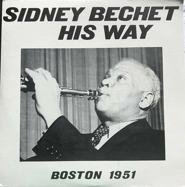・アーティスト Sidney Bechet ・タイトル His Way - Boston 1951 ・レーベル・型番 ・フォーマット LPレコード ・コンディション(盤) 良い (VG+) ・コンディション(ジャケット) 良い (VG+) ・コンディション(帯) オビなし ・特記事項 【シュリンク残し】 サンプル画像です。実際の商品の画像ではありません 商品写真はバーコード/カタログ番号に対応したサンプル画像ですので、お送りする商品の画像ではありません。帯やライナーなどの付属品は、特記事項に記載されている場合のみ含まれます。プロモやカラーレコードなどの仕様についても、該当する場合のみ特記事項に記載しています。 【ご購入前に必ずご確認ください】 ・本店サイト(www.recordcity.jp)とは価格、送料が違います ・本店サイト、その他支店のオーダーとは同梱発送できません ・注文確定後に別の注文を頂いた場合、注文同士の同梱は致しかねます。 ・別倉庫から発送しているため、店頭受け渡しは対応しておりません ・一部商品は他の通販サイトでも販売しているため、ご注文のタイミングによっては商品のご用意ができない場合がございます。 ・土日祝日はお休みです 金曜・祝前日9時以降のご連絡またはご入金は、返答または発送が週明け・祝日明けに順次対応となります。 ・ご購入後のキャンセル不可 ご購入後のキャンセルはいかなる理由においてもお受けできません。ご了承の上、ご購入くださいませ。 ・日本郵便(ゆうパック/ゆうメール)によるお届けになります。 ・中古品であることをご理解ください 当ストアでは中古商品を主に販売しております。中古品であることをご理解の上ご購入ください。また、一部商品はRecordCityオンラインストアで試聴可能です。 ・返品について お客様のご都合による返品は一切承っておりません。 表記の内容と実際の商品に相違がある場合、また針飛び等で返品・返金をご希望される場合は、商品の到着後1週間以内にご連絡ください。商品の返送をこちらで確認後、キャンセル・返金を行います。 コンディションVG以下の商品は返品できません。プレイに影響のない表面のこすれ傷、プレス起因のノイズ盤は返品の対象外です。 【コンディション表記】 ・ほぼ新品(M-)(Like New) 完全な新品。未使用。当店ではほぼ使用しません ・非常に良い(EX)(Excellent) 中古盤として美品な状態。わずかな経年を感じるものの傷みを感じさせない、当店基準で最高の状態 ・良い(VG+)(Very Good Plus) 丁寧に扱われた中古品で、軽い使用感がみられる。 ・可(VG)(Acceptable) 使い込まれた中古品で、「良い」よりもさらに使用感がみられる。 ・悪い(VG-)(Bad) 状態が悪いアイテム。使用の保障はなく、再生不可、針飛び、目立つノイズがあるかもしれない。状態によるクレーム不可。返品不可。 ・非常に悪い(G)(Very Bad) 「悪い」よりさらに状態が悪いアイテム。使用の保障はなく、再生不可、針飛び、目立つノイズがあるかもしれない。状態によるクレーム不可。返品不可。 ・ジャンク(Fair)(Junk/Fair) 割れている、反っている、水ダメージがある、カビ、ジャケットが分離している、ひどい書き込み、ひどい擦れなど最低の状態。使用の保障はなく、再生不可、針飛び、目立つノイズがあるかもしれない。状態によるクレーム不可。返品不可。 ・ジャンク(Poor)(Junk/Poor) 割れている、反っている、水ダメージがある、カビ、ジャケットが分離している、ひどい書き込み、ひどい擦れなど最低の状態。使用の保障はなく、再生不可、針飛び、目立つノイズがあるかもしれない。状態によるクレーム不可。返品不可。