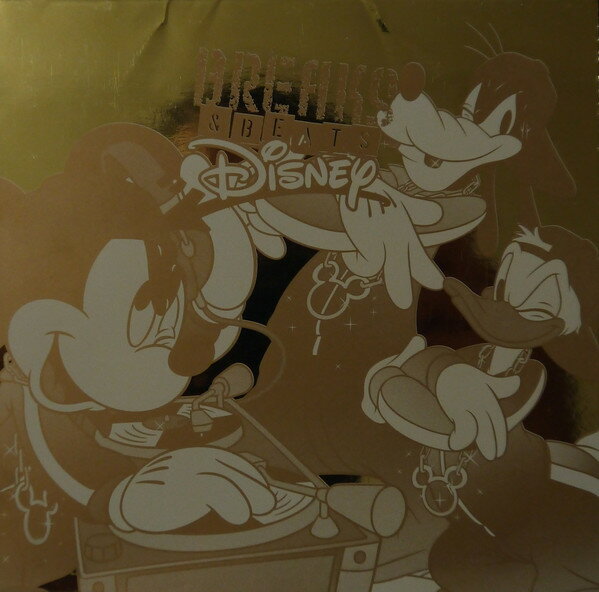 ・アーティスト オムニバス, ウォルト・ディズニー, DJ MASTERKEY,CORN HEAD&Jin, Mr.BEATS aka DJ CELORY, DJ JIN, KEMURI PRODUCTIONS, DJ WATARAI, MACKA-CHIN gets toruco maririn, TSUTCHIE, LAMP EYE; MURO ・タイトル ブレイクス・アンド・ビーツ・ディズニー ・レーベル・型番 Walt Disney AVCW12472 ・フォーマット CD ・コンディション(盤) 可 (VG) ・コンディション(ジャケット) ・コンディション(帯) オビなし ・特記事項 【盤汚れ】【盤に目立ったキズ】 サンプル画像です。実際の商品の画像ではありません 商品写真はバーコード/カタログ番号に対応したサンプル画像ですので、お送りする商品の画像ではありません。帯やライナーなどの付属品は、特記事項に記載されている場合のみ含まれます。プロモやカラーレコードなどの仕様についても、該当する場合のみ特記事項に記載しています。 【ご購入前に必ずご確認ください】 ・本店サイト(www.recordcity.jp)とは価格、送料が違います ・本店サイト、その他支店のオーダーとは同梱発送できません ・別倉庫から発送しているため、店頭受け渡しは対応しておりません ・一部商品は他の通販サイトでも販売しているため、ご注文のタイミングによっては商品のご用意ができない場合がございます。 ・土日祝日はお休みです 金曜・祝前日9時以降のご連絡またはご入金は、返答または発送が週明け・祝日明けに順次対応となります。 ・ご購入後のキャンセル不可 ご購入後のキャンセルはいかなる理由においてもお受けできません。ご了承の上、ご購入くださいませ。 ・日本郵便(ゆうパック/ゆうメール)によるお届けになります。 ・中古品であることをご理解ください 当ストアでは中古商品を主に販売しております。中古品であることをご理解の上ご購入ください。また、一部商品はRecordCityオンラインストアで試聴可能です。 ・返品について お客様のご都合による返品は一切承っておりません。 表記の内容と実際の商品に相違がある場合、また針飛び等で返品・返金をご希望される場合は、商品の到着後1週間以内にご連絡ください。商品の返送をこちらで確認後、キャンセル・返金を行います。 コンディションVG以下の商品は返品できません。プレイに影響のない表面のこすれ傷、プレス起因のノイズ盤は返品の対象外です。 【コンディション表記】 ・ほぼ新品(M-)(Like New) 完全な新品。未使用。当店ではほぼ使用しません ・非常に良い(EX)(Excellent) 中古盤として美品な状態。わずかな経年を感じるものの傷みを感じさせない、当店基準で最高の状態 ・良い(VG+)(Very Good Plus) 丁寧に扱われた中古品で、軽い使用感がみられる。 ・可(VG)(Acceptable) 使い込まれた中古品で、「良い」よりもさらに使用感がみられる。 ・悪い(VG-)(Bad) 状態が悪いアイテム。使用の保障はなく、再生不可、針飛び、目立つノイズがあるかもしれない。状態によるクレーム不可。返品不可。 ・非常に悪い(G)(Very Bad) 「悪い」よりさらに状態が悪いアイテム。使用の保障はなく、再生不可、針飛び、目立つノイズがあるかもしれない。状態によるクレーム不可。返品不可。 ・ジャンク(Fair)(Junk/Fair) 割れている、反っている、水ダメージがある、カビ、ジャケットが分離している、ひどい書き込み、ひどい擦れなど最低の状態。使用の保障はなく、再生不可、針飛び、目立つノイズがあるかもしれない。状態によるクレーム不可。返品不可。 ・ジャンク(Poor)(Junk/Poor) 割れている、反っている、水ダメージがある、カビ、ジャケットが分離している、ひどい書き込み、ひどい擦れなど最低の状態。使用の保障はなく、再生不可、針飛び、目立つノイズがあるかもしれない。状態によるクレーム不可。返品不可。