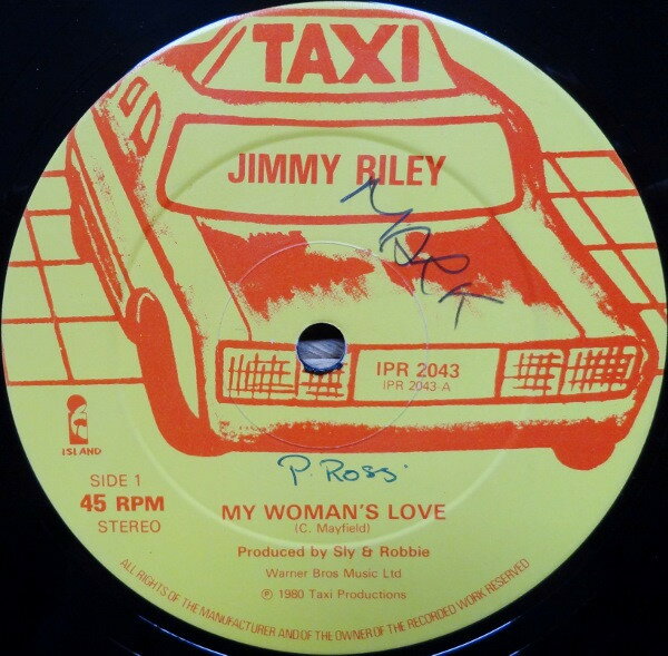・アーティスト Jimmy Riley ・タイトル My Woman's Love ・レーベル・型番 Taxi, Island Records IPR2043 ・フォーマット 12インチレコード ・コンディション(盤) 良い (VG+) ・コンディション(ジャケット) プレインカバー（元ジャケット／カバー無し） ・コンディション(帯) オビなし ・特記事項 【Company Sleeve】 サンプル画像です。実際の商品の画像ではありません 商品写真はバーコード/カタログ番号に対応したサンプル画像ですので、お送りする商品の画像ではありません。帯やライナーなどの付属品は、特記事項に記載されている場合のみ含まれます。プロモやカラーレコードなどの仕様についても、該当する場合のみ特記事項に記載しています。 【ご購入前に必ずご確認ください】 ・本店サイト(www.recordcity.jp)とは価格、送料が違います ・本店サイト、その他支店のオーダーとは同梱発送できません ・注文確定後に別の注文を頂いた場合、注文同士の同梱は致しかねます。 ・別倉庫から発送しているため、店頭受け渡しは対応しておりません ・一部商品は他の通販サイトでも販売しているため、ご注文のタイミングによっては商品のご用意ができない場合がございます。 ・土日祝日はお休みです 金曜・祝前日9時以降のご連絡またはご入金は、返答または発送が週明け・祝日明けに順次対応となります。 ・ご購入後のキャンセル不可 ご購入後のキャンセルはいかなる理由においてもお受けできません。ご了承の上、ご購入くださいませ。 ・日本郵便(ゆうパック/ゆうメール)によるお届けになります。 ・中古品であることをご理解ください 当ストアでは中古商品を主に販売しております。中古品であることをご理解の上ご購入ください。また、一部商品はRecordCityオンラインストアで試聴可能です。 ・返品について お客様のご都合による返品は一切承っておりません。 表記の内容と実際の商品に相違がある場合、また針飛び等で返品・返金をご希望される場合は、商品の到着後1週間以内にご連絡ください。商品の返送をこちらで確認後、キャンセル・返金を行います。 コンディションVG以下の商品は返品できません。プレイに影響のない表面のこすれ傷、プレス起因のノイズ盤は返品の対象外です。 【コンディション表記】 ・ほぼ新品(M-)(Like New) 完全な新品。未使用。当店ではほぼ使用しません ・非常に良い(EX)(Excellent) 中古盤として美品な状態。わずかな経年を感じるものの傷みを感じさせない、当店基準で最高の状態 ・良い(VG+)(Very Good Plus) 丁寧に扱われた中古品で、軽い使用感がみられる。 ・可(VG)(Acceptable) 使い込まれた中古品で、「良い」よりもさらに使用感がみられる。 ・悪い(VG-)(Bad) 状態が悪いアイテム。使用の保障はなく、再生不可、針飛び、目立つノイズがあるかもしれない。状態によるクレーム不可。返品不可。 ・非常に悪い(G)(Very Bad) 「悪い」よりさらに状態が悪いアイテム。使用の保障はなく、再生不可、針飛び、目立つノイズがあるかもしれない。状態によるクレーム不可。返品不可。 ・ジャンク(Fair)(Junk/Fair) 割れている、反っている、水ダメージがある、カビ、ジャケットが分離している、ひどい書き込み、ひどい擦れなど最低の状態。使用の保障はなく、再生不可、針飛び、目立つノイズがあるかもしれない。状態によるクレーム不可。返品不可。 ・ジャンク(Poor)(Junk/Poor) 割れている、反っている、水ダメージがある、カビ、ジャケットが分離している、ひどい書き込み、ひどい擦れなど最低の状態。使用の保障はなく、再生不可、針飛び、目立つノイズがあるかもしれない。状態によるクレーム不可。返品不可。