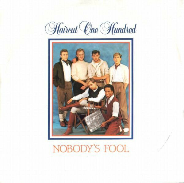 ・アーティスト Haircut One Hundred ・タイトル Nobody's Fool ・レーベル・型番 Arista CLIP4 ・フォーマット 7インチレコード ・コンディション(盤) 良い (VG+) ・コンディション(ジャケット) プレインカバー（元ジャケット／カバー無し） ・コンディション(帯) オビなし ・特記事項 【カバーにキズ/ダメージ】【カンパニースリーブ】 サンプル画像です。実際の商品の画像ではありません 商品写真はバーコード/カタログ番号に対応したサンプル画像ですので、お送りする商品の画像ではありません。帯やライナーなどの付属品は、特記事項に記載されている場合のみ含まれます。プロモやカラーレコードなどの仕様についても、該当する場合のみ特記事項に記載しています。 【ご購入前に必ずご確認ください】 ・本店サイト(www.recordcity.jp)とは価格、送料が違います ・本店サイト、その他支店のオーダーとは同梱発送できません ・注文確定後に別の注文を頂いた場合、注文同士の同梱は致しかねます。 ・別倉庫から発送しているため、店頭受け渡しは対応しておりません ・一部商品は他の通販サイトでも販売しているため、ご注文のタイミングによっては商品のご用意ができない場合がございます。 ・土日祝日はお休みです 金曜・祝前日9時以降のご連絡またはご入金は、返答または発送が週明け・祝日明けに順次対応となります。 ・ご購入後のキャンセル不可 ご購入後のキャンセルはいかなる理由においてもお受けできません。ご了承の上、ご購入くださいませ。 ・日本郵便(ゆうパック/ゆうメール)によるお届けになります。 ・中古品であることをご理解ください 当ストアでは中古商品を主に販売しております。中古品であることをご理解の上ご購入ください。また、一部商品はRecordCityオンラインストアで試聴可能です。 ・返品について お客様のご都合による返品は一切承っておりません。 表記の内容と実際の商品に相違がある場合、また針飛び等で返品・返金をご希望される場合は、商品の到着後1週間以内にご連絡ください。商品の返送をこちらで確認後、キャンセル・返金を行います。 コンディションVG以下の商品は返品できません。プレイに影響のない表面のこすれ傷、プレス起因のノイズ盤は返品の対象外です。 【コンディション表記】 ・ほぼ新品(M-)(Like New) 完全な新品。未使用。当店ではほぼ使用しません ・非常に良い(EX)(Excellent) 中古盤として美品な状態。わずかな経年を感じるものの傷みを感じさせない、当店基準で最高の状態 ・良い(VG+)(Very Good Plus) 丁寧に扱われた中古品で、軽い使用感がみられる。 ・可(VG)(Acceptable) 使い込まれた中古品で、「良い」よりもさらに使用感がみられる。 ・悪い(VG-)(Bad) 状態が悪いアイテム。使用の保障はなく、再生不可、針飛び、目立つノイズがあるかもしれない。状態によるクレーム不可。返品不可。 ・非常に悪い(G)(Very Bad) 「悪い」よりさらに状態が悪いアイテム。使用の保障はなく、再生不可、針飛び、目立つノイズがあるかもしれない。状態によるクレーム不可。返品不可。 ・ジャンク(Fair)(Junk/Fair) 割れている、反っている、水ダメージがある、カビ、ジャケットが分離している、ひどい書き込み、ひどい擦れなど最低の状態。使用の保障はなく、再生不可、針飛び、目立つノイズがあるかもしれない。状態によるクレーム不可。返品不可。 ・ジャンク(Poor)(Junk/Poor) 割れている、反っている、水ダメージがある、カビ、ジャケットが分離している、ひどい書き込み、ひどい擦れなど最低の状態。使用の保障はなく、再生不可、針飛び、目立つノイズがあるかもしれない。状態によるクレーム不可。返品不可。