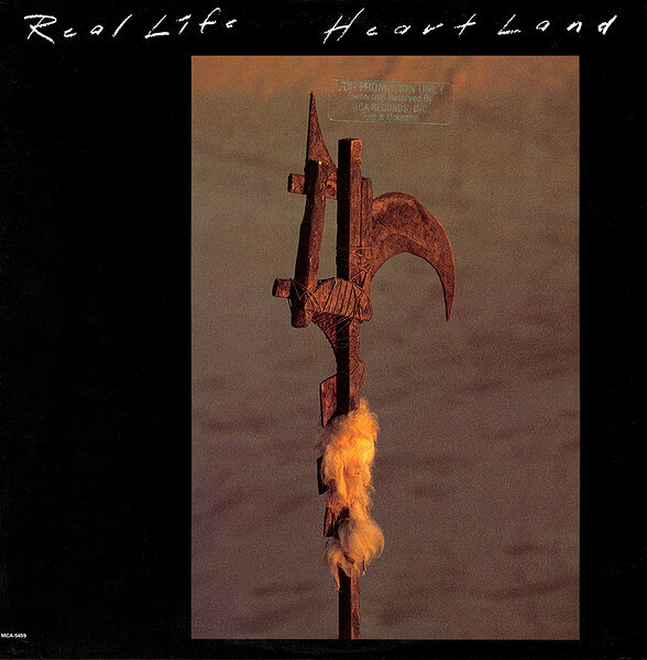 ・アーティスト Real Life ・タイトル Heartland ・レーベル・型番 MCA Records MCA5459 ・フォーマット LPレコード ・コンディション(盤) 可 (VG) ・コンディション(ジャケット) 可 (VG) ・コンディション(帯) オビなし ・特記事項 【盤汚れ】 サンプル画像です。実際の商品の画像ではありません 商品写真はバーコード/カタログ番号に対応したサンプル画像ですので、お送りする商品の画像ではありません。帯やライナーなどの付属品は、特記事項に記載されている場合のみ含まれます。プロモやカラーレコードなどの仕様についても、該当する場合のみ特記事項に記載しています。 【ご購入前に必ずご確認ください】 ・本店サイト(www.recordcity.jp)とは価格、送料が違います ・本店サイト、その他支店のオーダーとは同梱発送できません ・注文確定後に別の注文を頂いた場合、注文同士の同梱は致しかねます。 ・別倉庫から発送しているため、店頭受け渡しは対応しておりません ・一部商品は他の通販サイトでも販売しているため、ご注文のタイミングによっては商品のご用意ができない場合がございます。 ・土日祝日はお休みです 金曜・祝前日9時以降のご連絡またはご入金は、返答または発送が週明け・祝日明けに順次対応となります。 ・ご購入後のキャンセル不可 ご購入後のキャンセルはいかなる理由においてもお受けできません。ご了承の上、ご購入くださいませ。 ・日本郵便(ゆうパック/ゆうメール)によるお届けになります。 ・中古品であることをご理解ください 当ストアでは中古商品を主に販売しております。中古品であることをご理解の上ご購入ください。また、一部商品はRecordCityオンラインストアで試聴可能です。 ・返品について お客様のご都合による返品は一切承っておりません。 表記の内容と実際の商品に相違がある場合、また針飛び等で返品・返金をご希望される場合は、商品の到着後1週間以内にご連絡ください。商品の返送をこちらで確認後、キャンセル・返金を行います。 コンディションVG以下の商品は返品できません。プレイに影響のない表面のこすれ傷、プレス起因のノイズ盤は返品の対象外です。 【コンディション表記】 ・ほぼ新品(M-)(Like New) 完全な新品。未使用。当店ではほぼ使用しません ・非常に良い(EX)(Excellent) 中古盤として美品な状態。わずかな経年を感じるものの傷みを感じさせない、当店基準で最高の状態 ・良い(VG+)(Very Good Plus) 丁寧に扱われた中古品で、軽い使用感がみられる。 ・可(VG)(Acceptable) 使い込まれた中古品で、「良い」よりもさらに使用感がみられる。 ・悪い(VG-)(Bad) 状態が悪いアイテム。使用の保障はなく、再生不可、針飛び、目立つノイズがあるかもしれない。状態によるクレーム不可。返品不可。 ・非常に悪い(G)(Very Bad) 「悪い」よりさらに状態が悪いアイテム。使用の保障はなく、再生不可、針飛び、目立つノイズがあるかもしれない。状態によるクレーム不可。返品不可。 ・ジャンク(Fair)(Junk/Fair) 割れている、反っている、水ダメージがある、カビ、ジャケットが分離している、ひどい書き込み、ひどい擦れなど最低の状態。使用の保障はなく、再生不可、針飛び、目立つノイズがあるかもしれない。状態によるクレーム不可。返品不可。 ・ジャンク(Poor)(Junk/Poor) 割れている、反っている、水ダメージがある、カビ、ジャケットが分離している、ひどい書き込み、ひどい擦れなど最低の状態。使用の保障はなく、再生不可、針飛び、目立つノイズがあるかもしれない。状態によるクレーム不可。返品不可。