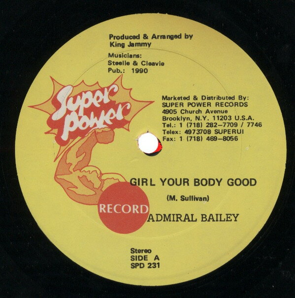 ・アーティスト Admiral Bailey / Tullo T ・タイトル Girl Your Body Good / Mampie Style ・レーベル・型番 Super Power SPD231 ・フォーマット 12インチレコード ・コンディション(盤) 可 (VG) ・コンディション(ジャケット) プレインカバー（元ジャケット／カバー無し） ・コンディション(帯) オビなし ・特記事項 【レーベルに書き込み】【表カバーに小さな書き込み】【カバーに軽い擦れ】 サンプル画像です。実際の商品の画像ではありません 商品写真はバーコード/カタログ番号に対応したサンプル画像ですので、お送りする商品の画像ではありません。帯やライナーなどの付属品は、特記事項に記載されている場合のみ含まれます。プロモやカラーレコードなどの仕様についても、該当する場合のみ特記事項に記載しています。 【ご購入前に必ずご確認ください】 ・本店サイト(www.recordcity.jp)とは価格、送料が違います ・本店サイト、その他支店のオーダーとは同梱発送できません ・注文確定後に別の注文を頂いた場合、注文同士の同梱は致しかねます。 ・別倉庫から発送しているため、店頭受け渡しは対応しておりません ・一部商品は他の通販サイトでも販売しているため、ご注文のタイミングによっては商品のご用意ができない場合がございます。 ・土日祝日はお休みです 金曜・祝前日9時以降のご連絡またはご入金は、返答または発送が週明け・祝日明けに順次対応となります。 ・ご購入後のキャンセル不可 ご購入後のキャンセルはいかなる理由においてもお受けできません。ご了承の上、ご購入くださいませ。 ・日本郵便(ゆうパック/ゆうメール)によるお届けになります。 ・中古品であることをご理解ください 当ストアでは中古商品を主に販売しております。中古品であることをご理解の上ご購入ください。また、一部商品はRecordCityオンラインストアで試聴可能です。 ・返品について お客様のご都合による返品は一切承っておりません。 表記の内容と実際の商品に相違がある場合、また針飛び等で返品・返金をご希望される場合は、商品の到着後1週間以内にご連絡ください。商品の返送をこちらで確認後、キャンセル・返金を行います。 コンディションVG以下の商品は返品できません。プレイに影響のない表面のこすれ傷、プレス起因のノイズ盤は返品の対象外です。 【コンディション表記】 ・ほぼ新品(M-)(Like New) 完全な新品。未使用。当店ではほぼ使用しません ・非常に良い(EX)(Excellent) 中古盤として美品な状態。わずかな経年を感じるものの傷みを感じさせない、当店基準で最高の状態 ・良い(VG+)(Very Good Plus) 丁寧に扱われた中古品で、軽い使用感がみられる。 ・可(VG)(Acceptable) 使い込まれた中古品で、「良い」よりもさらに使用感がみられる。 ・悪い(VG-)(Bad) 状態が悪いアイテム。使用の保障はなく、再生不可、針飛び、目立つノイズがあるかもしれない。状態によるクレーム不可。返品不可。 ・非常に悪い(G)(Very Bad) 「悪い」よりさらに状態が悪いアイテム。使用の保障はなく、再生不可、針飛び、目立つノイズがあるかもしれない。状態によるクレーム不可。返品不可。 ・ジャンク(Fair)(Junk/Fair) 割れている、反っている、水ダメージがある、カビ、ジャケットが分離している、ひどい書き込み、ひどい擦れなど最低の状態。使用の保障はなく、再生不可、針飛び、目立つノイズがあるかもしれない。状態によるクレーム不可。返品不可。 ・ジャンク(Poor)(Junk/Poor) 割れている、反っている、水ダメージがある、カビ、ジャケットが分離している、ひどい書き込み、ひどい擦れなど最低の状態。使用の保障はなく、再生不可、針飛び、目立つノイズがあるかもしれない。状態によるクレーム不可。返品不可。