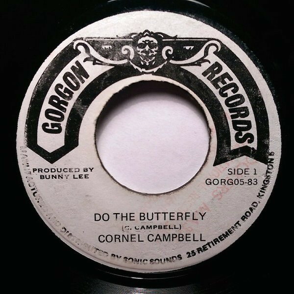 ・アーティスト Cornell Campbell ・タイトル Do The Butterfly ・レーベル・型番 Gorgon Records GORG0583 ・フォーマット 7インチレコード ・コンディション(盤) 非常に良い(EX) ・コンディション(ジャケット) ・コンディション(帯) オビなし ・特記事項 サンプル画像です。実際の商品の画像ではありません 商品写真はバーコード/カタログ番号に対応したサンプル画像ですので、お送りする商品の画像ではありません。帯やライナーなどの付属品は、特記事項に記載されている場合のみ含まれます。プロモやカラーレコードなどの仕様についても、該当する場合のみ特記事項に記載しています。 【ご購入前に必ずご確認ください】 ・本店サイト(www.recordcity.jp)とは価格、送料が違います ・本店サイト、その他支店のオーダーとは同梱発送できません ・注文確定後に別の注文を頂いた場合、注文同士の同梱は致しかねます。 ・別倉庫から発送しているため、店頭受け渡しは対応しておりません ・一部商品は他の通販サイトでも販売しているため、ご注文のタイミングによっては商品のご用意ができない場合がございます。 ・土日祝日はお休みです 金曜・祝前日9時以降のご連絡またはご入金は、返答または発送が週明け・祝日明けに順次対応となります。 ・ご購入後のキャンセル不可 ご購入後のキャンセルはいかなる理由においてもお受けできません。ご了承の上、ご購入くださいませ。 ・日本郵便(ゆうパック/ゆうメール)によるお届けになります。 ・中古品であることをご理解ください 当ストアでは中古商品を主に販売しております。中古品であることをご理解の上ご購入ください。また、一部商品はRecordCityオンラインストアで試聴可能です。 ・返品について お客様のご都合による返品は一切承っておりません。 表記の内容と実際の商品に相違がある場合、また針飛び等で返品・返金をご希望される場合は、商品の到着後1週間以内にご連絡ください。商品の返送をこちらで確認後、キャンセル・返金を行います。 コンディションVG以下の商品は返品できません。プレイに影響のない表面のこすれ傷、プレス起因のノイズ盤は返品の対象外です。 【コンディション表記】 ・ほぼ新品(M-)(Like New) 完全な新品。未使用。当店ではほぼ使用しません ・非常に良い(EX)(Excellent) 中古盤として美品な状態。わずかな経年を感じるものの傷みを感じさせない、当店基準で最高の状態 ・良い(VG+)(Very Good Plus) 丁寧に扱われた中古品で、軽い使用感がみられる。 ・可(VG)(Acceptable) 使い込まれた中古品で、「良い」よりもさらに使用感がみられる。 ・悪い(VG-)(Bad) 状態が悪いアイテム。使用の保障はなく、再生不可、針飛び、目立つノイズがあるかもしれない。状態によるクレーム不可。返品不可。 ・非常に悪い(G)(Very Bad) 「悪い」よりさらに状態が悪いアイテム。使用の保障はなく、再生不可、針飛び、目立つノイズがあるかもしれない。状態によるクレーム不可。返品不可。 ・ジャンク(Fair)(Junk/Fair) 割れている、反っている、水ダメージがある、カビ、ジャケットが分離している、ひどい書き込み、ひどい擦れなど最低の状態。使用の保障はなく、再生不可、針飛び、目立つノイズがあるかもしれない。状態によるクレーム不可。返品不可。 ・ジャンク(Poor)(Junk/Poor) 割れている、反っている、水ダメージがある、カビ、ジャケットが分離している、ひどい書き込み、ひどい擦れなど最低の状態。使用の保障はなく、再生不可、針飛び、目立つノイズがあるかもしれない。状態によるクレーム不可。返品不可。