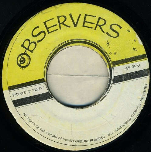 ・アーティスト Virgins / The Observers ・タイトル Ital Buddy / The Woodpecker ・レーベル・型番 Observers NONE ・フォーマット 7インチレコード ・コンディション(盤) 可 (VG) ・コンディション(ジャケット) ・コンディション(帯) オビなし ・特記事項 【盤に薄い跡】【盤に小さいキズ】【Sticker/Stamp/SLD/SEW/SWOL】 サンプル画像です。実際の商品の画像ではありません 商品写真はバーコード/カタログ番号に対応したサンプル画像ですので、お送りする商品の画像ではありません。帯やライナーなどの付属品は、特記事項に記載されている場合のみ含まれます。プロモやカラーレコードなどの仕様についても、該当する場合のみ特記事項に記載しています。 【ご購入前に必ずご確認ください】 ・本店サイト(www.recordcity.jp)とは価格、送料が違います ・本店サイト、その他支店のオーダーとは同梱発送できません ・注文確定後に別の注文を頂いた場合、注文同士の同梱は致しかねます。 ・別倉庫から発送しているため、店頭受け渡しは対応しておりません ・一部商品は他の通販サイトでも販売しているため、ご注文のタイミングによっては商品のご用意ができない場合がございます。 ・土日祝日はお休みです 金曜・祝前日9時以降のご連絡またはご入金は、返答または発送が週明け・祝日明けに順次対応となります。 ・ご購入後のキャンセル不可 ご購入後のキャンセルはいかなる理由においてもお受けできません。ご了承の上、ご購入くださいませ。 ・日本郵便(ゆうパック/ゆうメール)によるお届けになります。 ・中古品であることをご理解ください 当ストアでは中古商品を主に販売しております。中古品であることをご理解の上ご購入ください。また、一部商品はRecordCityオンラインストアで試聴可能です。 ・返品について お客様のご都合による返品は一切承っておりません。 表記の内容と実際の商品に相違がある場合、また針飛び等で返品・返金をご希望される場合は、商品の到着後1週間以内にご連絡ください。商品の返送をこちらで確認後、キャンセル・返金を行います。 コンディションVG以下の商品は返品できません。プレイに影響のない表面のこすれ傷、プレス起因のノイズ盤は返品の対象外です。 【コンディション表記】 ・ほぼ新品(M-)(Like New) 完全な新品。未使用。当店ではほぼ使用しません ・非常に良い(EX)(Excellent) 中古盤として美品な状態。わずかな経年を感じるものの傷みを感じさせない、当店基準で最高の状態 ・良い(VG+)(Very Good Plus) 丁寧に扱われた中古品で、軽い使用感がみられる。 ・可(VG)(Acceptable) 使い込まれた中古品で、「良い」よりもさらに使用感がみられる。 ・悪い(VG-)(Bad) 状態が悪いアイテム。使用の保障はなく、再生不可、針飛び、目立つノイズがあるかもしれない。状態によるクレーム不可。返品不可。 ・非常に悪い(G)(Very Bad) 「悪い」よりさらに状態が悪いアイテム。使用の保障はなく、再生不可、針飛び、目立つノイズがあるかもしれない。状態によるクレーム不可。返品不可。 ・ジャンク(Fair)(Junk/Fair) 割れている、反っている、水ダメージがある、カビ、ジャケットが分離している、ひどい書き込み、ひどい擦れなど最低の状態。使用の保障はなく、再生不可、針飛び、目立つノイズがあるかもしれない。状態によるクレーム不可。返品不可。 ・ジャンク(Poor)(Junk/Poor) 割れている、反っている、水ダメージがある、カビ、ジャケットが分離している、ひどい書き込み、ひどい擦れなど最低の状態。使用の保障はなく、再生不可、針飛び、目立つノイズがあるかもしれない。状態によるクレーム不可。返品不可。
