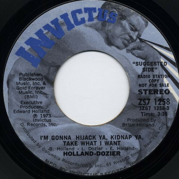 ・アーティスト Holland & Dozier ・タイトル I'm Gonna Hijack Ya, Kidnap Ya, Take What I Want ・レーベル・型番 Invictus ZS71258 ・フォーマット 7インチレコード ・コンディション(盤) 可 (VG) ・コンディション(ジャケット) プレインカバー（元ジャケット／カバー無し） ・コンディション(帯) オビなし ・特記事項 【盤に薄い跡】 サンプル画像です。実際の商品の画像ではありません 商品写真はバーコード/カタログ番号に対応したサンプル画像ですので、お送りする商品の画像ではありません。帯やライナーなどの付属品は、特記事項に記載されている場合のみ含まれます。プロモやカラーレコードなどの仕様についても、該当する場合のみ特記事項に記載しています。 【ご購入前に必ずご確認ください】 ・本店サイト(www.recordcity.jp)とは価格、送料が違います ・本店サイト、その他支店のオーダーとは同梱発送できません ・注文確定後に別の注文を頂いた場合、注文同士の同梱は致しかねます。 ・別倉庫から発送しているため、店頭受け渡しは対応しておりません ・一部商品は他の通販サイトでも販売しているため、ご注文のタイミングによっては商品のご用意ができない場合がございます。 ・土日祝日はお休みです 金曜・祝前日9時以降のご連絡またはご入金は、返答または発送が週明け・祝日明けに順次対応となります。 ・ご購入後のキャンセル不可 ご購入後のキャンセルはいかなる理由においてもお受けできません。ご了承の上、ご購入くださいませ。 ・日本郵便(ゆうパック/ゆうメール)によるお届けになります。 ・中古品であることをご理解ください 当ストアでは中古商品を主に販売しております。中古品であることをご理解の上ご購入ください。また、一部商品はRecordCityオンラインストアで試聴可能です。 ・返品について お客様のご都合による返品は一切承っておりません。 表記の内容と実際の商品に相違がある場合、また針飛び等で返品・返金をご希望される場合は、商品の到着後1週間以内にご連絡ください。商品の返送をこちらで確認後、キャンセル・返金を行います。 コンディションVG以下の商品は返品できません。プレイに影響のない表面のこすれ傷、プレス起因のノイズ盤は返品の対象外です。 【コンディション表記】 ・ほぼ新品(M-)(Like New) 完全な新品。未使用。当店ではほぼ使用しません ・非常に良い(EX)(Excellent) 中古盤として美品な状態。わずかな経年を感じるものの傷みを感じさせない、当店基準で最高の状態 ・良い(VG+)(Very Good Plus) 丁寧に扱われた中古品で、軽い使用感がみられる。 ・可(VG)(Acceptable) 使い込まれた中古品で、「良い」よりもさらに使用感がみられる。 ・悪い(VG-)(Bad) 状態が悪いアイテム。使用の保障はなく、再生不可、針飛び、目立つノイズがあるかもしれない。状態によるクレーム不可。返品不可。 ・非常に悪い(G)(Very Bad) 「悪い」よりさらに状態が悪いアイテム。使用の保障はなく、再生不可、針飛び、目立つノイズがあるかもしれない。状態によるクレーム不可。返品不可。 ・ジャンク(Fair)(Junk/Fair) 割れている、反っている、水ダメージがある、カビ、ジャケットが分離している、ひどい書き込み、ひどい擦れなど最低の状態。使用の保障はなく、再生不可、針飛び、目立つノイズがあるかもしれない。状態によるクレーム不可。返品不可。 ・ジャンク(Poor)(Junk/Poor) 割れている、反っている、水ダメージがある、カビ、ジャケットが分離している、ひどい書き込み、ひどい擦れなど最低の状態。使用の保障はなく、再生不可、針飛び、目立つノイズがあるかもしれない。状態によるクレーム不可。返品不可。