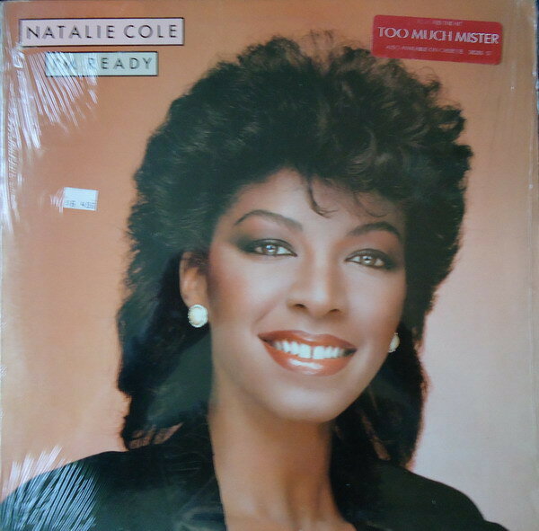 ・アーティスト Natalie Cole ・タイトル I'm Ready ・レーベル・型番 EPIC FE38280 ・フォーマット LPレコード ・コンディション(盤) 良い (VG+) ・コンディション(ジャケット) 良い (VG+) ・コンディション(帯) オビなし ・特記事項 【ライナー付き】 【カバーにキズ/ダメージ】 サンプル画像です。実際の商品の画像ではありません 商品写真はバーコード/カタログ番号に対応したサンプル画像ですので、お送りする商品の画像ではありません。帯やライナーなどの付属品は、特記事項に記載されている場合のみ含まれます。プロモやカラーレコードなどの仕様についても、該当する場合のみ特記事項に記載しています。 【ご購入前に必ずご確認ください】 ・本店サイト(www.recordcity.jp)とは価格、送料が違います ・本店サイト、その他支店のオーダーとは同梱発送できません ・注文確定後に別の注文を頂いた場合、注文同士の同梱は致しかねます。 ・別倉庫から発送しているため、店頭受け渡しは対応しておりません ・一部商品は他の通販サイトでも販売しているため、ご注文のタイミングによっては商品のご用意ができない場合がございます。 ・土日祝日はお休みです 金曜・祝前日9時以降のご連絡またはご入金は、返答または発送が週明け・祝日明けに順次対応となります。 ・ご購入後のキャンセル不可 ご購入後のキャンセルはいかなる理由においてもお受けできません。ご了承の上、ご購入くださいませ。 ・日本郵便(ゆうパック/ゆうメール)によるお届けになります。 ・中古品であることをご理解ください 当ストアでは中古商品を主に販売しております。中古品であることをご理解の上ご購入ください。また、一部商品はRecordCityオンラインストアで試聴可能です。 ・返品について お客様のご都合による返品は一切承っておりません。 表記の内容と実際の商品に相違がある場合、また針飛び等で返品・返金をご希望される場合は、商品の到着後1週間以内にご連絡ください。商品の返送をこちらで確認後、キャンセル・返金を行います。 コンディションVG以下の商品は返品できません。プレイに影響のない表面のこすれ傷、プレス起因のノイズ盤は返品の対象外です。 【コンディション表記】 ・ほぼ新品(M-)(Like New) 完全な新品。未使用。当店ではほぼ使用しません ・非常に良い(EX)(Excellent) 中古盤として美品な状態。わずかな経年を感じるものの傷みを感じさせない、当店基準で最高の状態 ・良い(VG+)(Very Good Plus) 丁寧に扱われた中古品で、軽い使用感がみられる。 ・可(VG)(Acceptable) 使い込まれた中古品で、「良い」よりもさらに使用感がみられる。 ・悪い(VG-)(Bad) 状態が悪いアイテム。使用の保障はなく、再生不可、針飛び、目立つノイズがあるかもしれない。状態によるクレーム不可。返品不可。 ・非常に悪い(G)(Very Bad) 「悪い」よりさらに状態が悪いアイテム。使用の保障はなく、再生不可、針飛び、目立つノイズがあるかもしれない。状態によるクレーム不可。返品不可。 ・ジャンク(Fair)(Junk/Fair) 割れている、反っている、水ダメージがある、カビ、ジャケットが分離している、ひどい書き込み、ひどい擦れなど最低の状態。使用の保障はなく、再生不可、針飛び、目立つノイズがあるかもしれない。状態によるクレーム不可。返品不可。 ・ジャンク(Poor)(Junk/Poor) 割れている、反っている、水ダメージがある、カビ、ジャケットが分離している、ひどい書き込み、ひどい擦れなど最低の状態。使用の保障はなく、再生不可、針飛び、目立つノイズがあるかもしれない。状態によるクレーム不可。返品不可。
