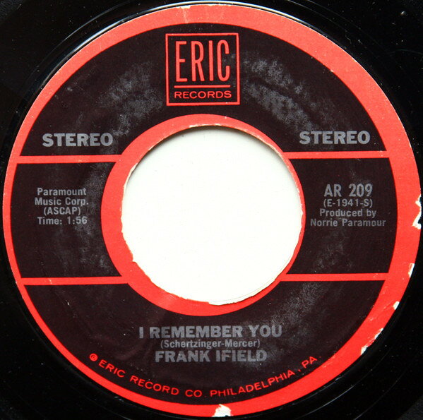 ・アーティスト Frank Ifield / Charlie Drake ・タイトル I Remember You / My Boomerang Won't Come Back ・レーベル・型番 Eric Records AR209 ・フォーマット 7インチレコード ・コンディション(盤) 良い (VG+) ・コンディション(ジャケット) プレインカバー（元ジャケット／カバー無し） ・コンディション(帯) オビなし ・特記事項 サンプル画像です。実際の商品の画像ではありません 商品写真はバーコード/カタログ番号に対応したサンプル画像ですので、お送りする商品の画像ではありません。帯やライナーなどの付属品は、特記事項に記載されている場合のみ含まれます。プロモやカラーレコードなどの仕様についても、該当する場合のみ特記事項に記載しています。 【ご購入前に必ずご確認ください】 ・本店サイト(www.recordcity.jp)とは価格、送料が違います ・本店サイト、その他支店のオーダーとは同梱発送できません ・注文確定後に別の注文を頂いた場合、注文同士の同梱は致しかねます。 ・別倉庫から発送しているため、店頭受け渡しは対応しておりません ・一部商品は他の通販サイトでも販売しているため、ご注文のタイミングによっては商品のご用意ができない場合がございます。 ・土日祝日はお休みです 金曜・祝前日9時以降のご連絡またはご入金は、返答または発送が週明け・祝日明けに順次対応となります。 ・ご購入後のキャンセル不可 ご購入後のキャンセルはいかなる理由においてもお受けできません。ご了承の上、ご購入くださいませ。 ・日本郵便(ゆうパック/ゆうメール)によるお届けになります。 ・中古品であることをご理解ください 当ストアでは中古商品を主に販売しております。中古品であることをご理解の上ご購入ください。また、一部商品はRecordCityオンラインストアで試聴可能です。 ・返品について お客様のご都合による返品は一切承っておりません。 表記の内容と実際の商品に相違がある場合、また針飛び等で返品・返金をご希望される場合は、商品の到着後1週間以内にご連絡ください。商品の返送をこちらで確認後、キャンセル・返金を行います。 コンディションVG以下の商品は返品できません。プレイに影響のない表面のこすれ傷、プレス起因のノイズ盤は返品の対象外です。 【コンディション表記】 ・ほぼ新品(M-)(Like New) 完全な新品。未使用。当店ではほぼ使用しません ・非常に良い(EX)(Excellent) 中古盤として美品な状態。わずかな経年を感じるものの傷みを感じさせない、当店基準で最高の状態 ・良い(VG+)(Very Good Plus) 丁寧に扱われた中古品で、軽い使用感がみられる。 ・可(VG)(Acceptable) 使い込まれた中古品で、「良い」よりもさらに使用感がみられる。 ・悪い(VG-)(Bad) 状態が悪いアイテム。使用の保障はなく、再生不可、針飛び、目立つノイズがあるかもしれない。状態によるクレーム不可。返品不可。 ・非常に悪い(G)(Very Bad) 「悪い」よりさらに状態が悪いアイテム。使用の保障はなく、再生不可、針飛び、目立つノイズがあるかもしれない。状態によるクレーム不可。返品不可。 ・ジャンク(Fair)(Junk/Fair) 割れている、反っている、水ダメージがある、カビ、ジャケットが分離している、ひどい書き込み、ひどい擦れなど最低の状態。使用の保障はなく、再生不可、針飛び、目立つノイズがあるかもしれない。状態によるクレーム不可。返品不可。 ・ジャンク(Poor)(Junk/Poor) 割れている、反っている、水ダメージがある、カビ、ジャケットが分離している、ひどい書き込み、ひどい擦れなど最低の状態。使用の保障はなく、再生不可、針飛び、目立つノイズがあるかもしれない。状態によるクレーム不可。返品不可。