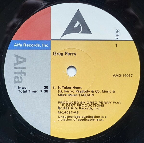 ・アーティスト Greg Perry ・タイトル It Takes Heart ・レーベル・型番 Alfa AAD14017 ・フォーマット 12インチレコード ・コンディション(盤) 良い (VG+) ・コンディション(ジャケット) プレインカバー（元ジャケット／カバー無し） ・コンディション(帯) オビなし ・特記事項 サンプル画像です。実際の商品の画像ではありません 商品写真はバーコード/カタログ番号に対応したサンプル画像ですので、お送りする商品の画像ではありません。帯やライナーなどの付属品は、特記事項に記載されている場合のみ含まれます。プロモやカラーレコードなどの仕様についても、該当する場合のみ特記事項に記載しています。 【ご購入前に必ずご確認ください】 ・本店サイト(www.recordcity.jp)とは価格、送料が違います ・本店サイト、その他支店のオーダーとは同梱発送できません ・注文確定後に別の注文を頂いた場合、注文同士の同梱は致しかねます。 ・別倉庫から発送しているため、店頭受け渡しは対応しておりません ・一部商品は他の通販サイトでも販売しているため、ご注文のタイミングによっては商品のご用意ができない場合がございます。 ・土日祝日はお休みです 金曜・祝前日9時以降のご連絡またはご入金は、返答または発送が週明け・祝日明けに順次対応となります。 ・ご購入後のキャンセル不可 ご購入後のキャンセルはいかなる理由においてもお受けできません。ご了承の上、ご購入くださいませ。 ・日本郵便(ゆうパック/ゆうメール)によるお届けになります。 ・中古品であることをご理解ください 当ストアでは中古商品を主に販売しております。中古品であることをご理解の上ご購入ください。また、一部商品はRecordCityオンラインストアで試聴可能です。 ・返品について お客様のご都合による返品は一切承っておりません。 表記の内容と実際の商品に相違がある場合、また針飛び等で返品・返金をご希望される場合は、商品の到着後1週間以内にご連絡ください。商品の返送をこちらで確認後、キャンセル・返金を行います。 コンディションVG以下の商品は返品できません。プレイに影響のない表面のこすれ傷、プレス起因のノイズ盤は返品の対象外です。 【コンディション表記】 ・ほぼ新品(M-)(Like New) 完全な新品。未使用。当店ではほぼ使用しません ・非常に良い(EX)(Excellent) 中古盤として美品な状態。わずかな経年を感じるものの傷みを感じさせない、当店基準で最高の状態 ・良い(VG+)(Very Good Plus) 丁寧に扱われた中古品で、軽い使用感がみられる。 ・可(VG)(Acceptable) 使い込まれた中古品で、「良い」よりもさらに使用感がみられる。 ・悪い(VG-)(Bad) 状態が悪いアイテム。使用の保障はなく、再生不可、針飛び、目立つノイズがあるかもしれない。状態によるクレーム不可。返品不可。 ・非常に悪い(G)(Very Bad) 「悪い」よりさらに状態が悪いアイテム。使用の保障はなく、再生不可、針飛び、目立つノイズがあるかもしれない。状態によるクレーム不可。返品不可。 ・ジャンク(Fair)(Junk/Fair) 割れている、反っている、水ダメージがある、カビ、ジャケットが分離している、ひどい書き込み、ひどい擦れなど最低の状態。使用の保障はなく、再生不可、針飛び、目立つノイズがあるかもしれない。状態によるクレーム不可。返品不可。 ・ジャンク(Poor)(Junk/Poor) 割れている、反っている、水ダメージがある、カビ、ジャケットが分離している、ひどい書き込み、ひどい擦れなど最低の状態。使用の保障はなく、再生不可、針飛び、目立つノイズがあるかもしれない。状態によるクレーム不可。返品不可。