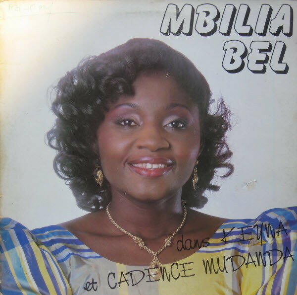 ・アーティスト Mbilia Bel Et Tabu Ley Rochereau ・タイトル Keyna Et Cadence Mudanda ・レーベル・型番 Genidia GEN114 ・フォーマット LPレコード ・コンディション(盤) 良い (VG+) ・コンディション(ジャケット) 良い (VG+) ・コンディション(帯) オビなし ・特記事項 サンプル画像です。実際の商品の画像ではありません 商品写真はバーコード/カタログ番号に対応したサンプル画像ですので、お送りする商品の画像ではありません。帯やライナーなどの付属品は、特記事項に記載されている場合のみ含まれます。プロモやカラーレコードなどの仕様についても、該当する場合のみ特記事項に記載しています。 【ご購入前に必ずご確認ください】 ・本店サイト(www.recordcity.jp)とは価格、送料が違います ・本店サイト、その他支店のオーダーとは同梱発送できません ・注文確定後に別の注文を頂いた場合、注文同士の同梱は致しかねます。 ・別倉庫から発送しているため、店頭受け渡しは対応しておりません ・一部商品は他の通販サイトでも販売しているため、ご注文のタイミングによっては商品のご用意ができない場合がございます。 ・土日祝日はお休みです 金曜・祝前日9時以降のご連絡またはご入金は、返答または発送が週明け・祝日明けに順次対応となります。 ・ご購入後のキャンセル不可 ご購入後のキャンセルはいかなる理由においてもお受けできません。ご了承の上、ご購入くださいませ。 ・日本郵便(ゆうパック/ゆうメール)によるお届けになります。 ・中古品であることをご理解ください 当ストアでは中古商品を主に販売しております。中古品であることをご理解の上ご購入ください。また、一部商品はRecordCityオンラインストアで試聴可能です。 ・返品について お客様のご都合による返品は一切承っておりません。 表記の内容と実際の商品に相違がある場合、また針飛び等で返品・返金をご希望される場合は、商品の到着後1週間以内にご連絡ください。商品の返送をこちらで確認後、キャンセル・返金を行います。 コンディションVG以下の商品は返品できません。プレイに影響のない表面のこすれ傷、プレス起因のノイズ盤は返品の対象外です。 【コンディション表記】 ・ほぼ新品(M-)(Like New) 完全な新品。未使用。当店ではほぼ使用しません ・非常に良い(EX)(Excellent) 中古盤として美品な状態。わずかな経年を感じるものの傷みを感じさせない、当店基準で最高の状態 ・良い(VG+)(Very Good Plus) 丁寧に扱われた中古品で、軽い使用感がみられる。 ・可(VG)(Acceptable) 使い込まれた中古品で、「良い」よりもさらに使用感がみられる。 ・悪い(VG-)(Bad) 状態が悪いアイテム。使用の保障はなく、再生不可、針飛び、目立つノイズがあるかもしれない。状態によるクレーム不可。返品不可。 ・非常に悪い(G)(Very Bad) 「悪い」よりさらに状態が悪いアイテム。使用の保障はなく、再生不可、針飛び、目立つノイズがあるかもしれない。状態によるクレーム不可。返品不可。 ・ジャンク(Fair)(Junk/Fair) 割れている、反っている、水ダメージがある、カビ、ジャケットが分離している、ひどい書き込み、ひどい擦れなど最低の状態。使用の保障はなく、再生不可、針飛び、目立つノイズがあるかもしれない。状態によるクレーム不可。返品不可。 ・ジャンク(Poor)(Junk/Poor) 割れている、反っている、水ダメージがある、カビ、ジャケットが分離している、ひどい書き込み、ひどい擦れなど最低の状態。使用の保障はなく、再生不可、針飛び、目立つノイズがあるかもしれない。状態によるクレーム不可。返品不可。