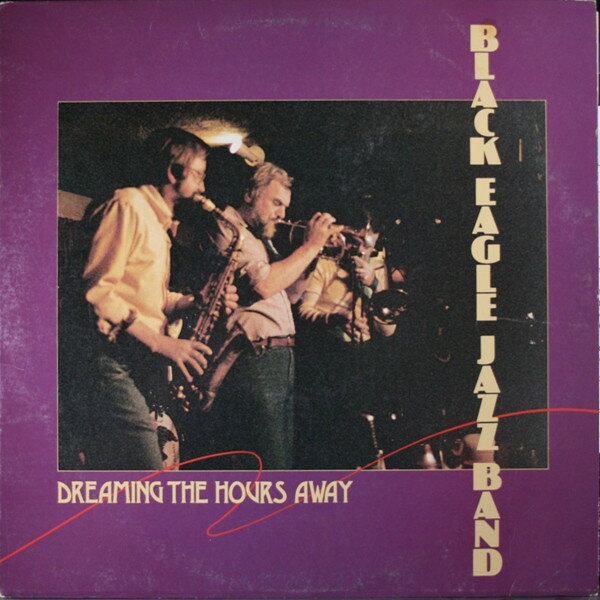 ・アーティスト Black Eagle Jazz Band ・タイトル Dreaming The Hours Away ・レーベル・型番 Stomp Off Records SOS1065 ・フォーマット LPレコード ・コンディション(盤) 良い (VG+) ・コンディション(ジャケット) 良い (VG+) ・コンディション(帯) オビなし ・特記事項 サンプル画像です。実際の商品の画像ではありません 商品写真はバーコード/カタログ番号に対応したサンプル画像ですので、お送りする商品の画像ではありません。帯やライナーなどの付属品は、特記事項に記載されている場合のみ含まれます。プロモやカラーレコードなどの仕様についても、該当する場合のみ特記事項に記載しています。 【ご購入前に必ずご確認ください】 ・本店サイト(www.recordcity.jp)とは価格、送料が違います ・本店サイト、その他支店のオーダーとは同梱発送できません ・注文確定後に別の注文を頂いた場合、注文同士の同梱は致しかねます。 ・別倉庫から発送しているため、店頭受け渡しは対応しておりません ・一部商品は他の通販サイトでも販売しているため、ご注文のタイミングによっては商品のご用意ができない場合がございます。 ・土日祝日はお休みです 金曜・祝前日9時以降のご連絡またはご入金は、返答または発送が週明け・祝日明けに順次対応となります。 ・ご購入後のキャンセル不可 ご購入後のキャンセルはいかなる理由においてもお受けできません。ご了承の上、ご購入くださいませ。 ・日本郵便(ゆうパック/ゆうメール)によるお届けになります。 ・中古品であることをご理解ください 当ストアでは中古商品を主に販売しております。中古品であることをご理解の上ご購入ください。また、一部商品はRecordCityオンラインストアで試聴可能です。 ・返品について お客様のご都合による返品は一切承っておりません。 表記の内容と実際の商品に相違がある場合、また針飛び等で返品・返金をご希望される場合は、商品の到着後1週間以内にご連絡ください。商品の返送をこちらで確認後、キャンセル・返金を行います。 コンディションVG以下の商品は返品できません。プレイに影響のない表面のこすれ傷、プレス起因のノイズ盤は返品の対象外です。 【コンディション表記】 ・ほぼ新品(M-)(Like New) 完全な新品。未使用。当店ではほぼ使用しません ・非常に良い(EX)(Excellent) 中古盤として美品な状態。わずかな経年を感じるものの傷みを感じさせない、当店基準で最高の状態 ・良い(VG+)(Very Good Plus) 丁寧に扱われた中古品で、軽い使用感がみられる。 ・可(VG)(Acceptable) 使い込まれた中古品で、「良い」よりもさらに使用感がみられる。 ・悪い(VG-)(Bad) 状態が悪いアイテム。使用の保障はなく、再生不可、針飛び、目立つノイズがあるかもしれない。状態によるクレーム不可。返品不可。 ・非常に悪い(G)(Very Bad) 「悪い」よりさらに状態が悪いアイテム。使用の保障はなく、再生不可、針飛び、目立つノイズがあるかもしれない。状態によるクレーム不可。返品不可。 ・ジャンク(Fair)(Junk/Fair) 割れている、反っている、水ダメージがある、カビ、ジャケットが分離している、ひどい書き込み、ひどい擦れなど最低の状態。使用の保障はなく、再生不可、針飛び、目立つノイズがあるかもしれない。状態によるクレーム不可。返品不可。 ・ジャンク(Poor)(Junk/Poor) 割れている、反っている、水ダメージがある、カビ、ジャケットが分離している、ひどい書き込み、ひどい擦れなど最低の状態。使用の保障はなく、再生不可、針飛び、目立つノイズがあるかもしれない。状態によるクレーム不可。返品不可。