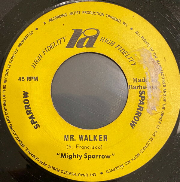 ・アーティスト Mighty Sparrow ・タイトル Mr Walker ・レーベル・型番 RA RA110 ・フォーマット 7インチレコード ・コンディション(盤) 非常に良い(EX) ・コンディション(ジャケット) ・コンディション(帯) オビなし ・特記事項 【VG+/SEW/SLD】 サンプル画像です。実際の商品の画像ではありません 商品写真はバーコード/カタログ番号に対応したサンプル画像ですので、お送りする商品の画像ではありません。帯やライナーなどの付属品は、特記事項に記載されている場合のみ含まれます。プロモやカラーレコードなどの仕様についても、該当する場合のみ特記事項に記載しています。 【ご購入前に必ずご確認ください】 ・本店サイト(www.recordcity.jp)とは価格、送料が違います ・本店サイト、その他支店のオーダーとは同梱発送できません ・注文確定後に別の注文を頂いた場合、注文同士の同梱は致しかねます。 ・別倉庫から発送しているため、店頭受け渡しは対応しておりません ・一部商品は他の通販サイトでも販売しているため、ご注文のタイミングによっては商品のご用意ができない場合がございます。 ・土日祝日はお休みです 金曜・祝前日9時以降のご連絡またはご入金は、返答または発送が週明け・祝日明けに順次対応となります。 ・ご購入後のキャンセル不可 ご購入後のキャンセルはいかなる理由においてもお受けできません。ご了承の上、ご購入くださいませ。 ・日本郵便(ゆうパック/ゆうメール)によるお届けになります。 ・中古品であることをご理解ください 当ストアでは中古商品を主に販売しております。中古品であることをご理解の上ご購入ください。また、一部商品はRecordCityオンラインストアで試聴可能です。 ・返品について お客様のご都合による返品は一切承っておりません。 表記の内容と実際の商品に相違がある場合、また針飛び等で返品・返金をご希望される場合は、商品の到着後1週間以内にご連絡ください。商品の返送をこちらで確認後、キャンセル・返金を行います。 コンディションVG以下の商品は返品できません。プレイに影響のない表面のこすれ傷、プレス起因のノイズ盤は返品の対象外です。 【コンディション表記】 ・ほぼ新品(M-)(Like New) 完全な新品。未使用。当店ではほぼ使用しません ・非常に良い(EX)(Excellent) 中古盤として美品な状態。わずかな経年を感じるものの傷みを感じさせない、当店基準で最高の状態 ・良い(VG+)(Very Good Plus) 丁寧に扱われた中古品で、軽い使用感がみられる。 ・可(VG)(Acceptable) 使い込まれた中古品で、「良い」よりもさらに使用感がみられる。 ・悪い(VG-)(Bad) 状態が悪いアイテム。使用の保障はなく、再生不可、針飛び、目立つノイズがあるかもしれない。状態によるクレーム不可。返品不可。 ・非常に悪い(G)(Very Bad) 「悪い」よりさらに状態が悪いアイテム。使用の保障はなく、再生不可、針飛び、目立つノイズがあるかもしれない。状態によるクレーム不可。返品不可。 ・ジャンク(Fair)(Junk/Fair) 割れている、反っている、水ダメージがある、カビ、ジャケットが分離している、ひどい書き込み、ひどい擦れなど最低の状態。使用の保障はなく、再生不可、針飛び、目立つノイズがあるかもしれない。状態によるクレーム不可。返品不可。 ・ジャンク(Poor)(Junk/Poor) 割れている、反っている、水ダメージがある、カビ、ジャケットが分離している、ひどい書き込み、ひどい擦れなど最低の状態。使用の保障はなく、再生不可、針飛び、目立つノイズがあるかもしれない。状態によるクレーム不可。返品不可。