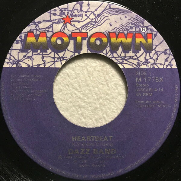 ・アーティスト Dazz Band ・タイトル Heartbeat ・レーベル・型番 MOTOWN M1775X ・フォーマット 7インチレコード ・コンディション(盤) 良い (VG+) ・コンディション(ジャケット) プレインカバー（元ジャケット／カバー無し） ・コンディション(帯) オビなし ・特記事項 サンプル画像です。実際の商品の画像ではありません 商品写真はバーコード/カタログ番号に対応したサンプル画像ですので、お送りする商品の画像ではありません。帯やライナーなどの付属品は、特記事項に記載されている場合のみ含まれます。プロモやカラーレコードなどの仕様についても、該当する場合のみ特記事項に記載しています。 【ご購入前に必ずご確認ください】 ・本店サイト(www.recordcity.jp)とは価格、送料が違います ・本店サイト、その他支店のオーダーとは同梱発送できません ・注文確定後に別の注文を頂いた場合、注文同士の同梱は致しかねます。 ・別倉庫から発送しているため、店頭受け渡しは対応しておりません ・一部商品は他の通販サイトでも販売しているため、ご注文のタイミングによっては商品のご用意ができない場合がございます。 ・土日祝日はお休みです 金曜・祝前日9時以降のご連絡またはご入金は、返答または発送が週明け・祝日明けに順次対応となります。 ・ご購入後のキャンセル不可 ご購入後のキャンセルはいかなる理由においてもお受けできません。ご了承の上、ご購入くださいませ。 ・日本郵便(ゆうパック/ゆうメール)によるお届けになります。 ・中古品であることをご理解ください 当ストアでは中古商品を主に販売しております。中古品であることをご理解の上ご購入ください。また、一部商品はRecordCityオンラインストアで試聴可能です。 ・返品について お客様のご都合による返品は一切承っておりません。 表記の内容と実際の商品に相違がある場合、また針飛び等で返品・返金をご希望される場合は、商品の到着後1週間以内にご連絡ください。商品の返送をこちらで確認後、キャンセル・返金を行います。 コンディションVG以下の商品は返品できません。プレイに影響のない表面のこすれ傷、プレス起因のノイズ盤は返品の対象外です。 【コンディション表記】 ・ほぼ新品(M-)(Like New) 完全な新品。未使用。当店ではほぼ使用しません ・非常に良い(EX)(Excellent) 中古盤として美品な状態。わずかな経年を感じるものの傷みを感じさせない、当店基準で最高の状態 ・良い(VG+)(Very Good Plus) 丁寧に扱われた中古品で、軽い使用感がみられる。 ・可(VG)(Acceptable) 使い込まれた中古品で、「良い」よりもさらに使用感がみられる。 ・悪い(VG-)(Bad) 状態が悪いアイテム。使用の保障はなく、再生不可、針飛び、目立つノイズがあるかもしれない。状態によるクレーム不可。返品不可。 ・非常に悪い(G)(Very Bad) 「悪い」よりさらに状態が悪いアイテム。使用の保障はなく、再生不可、針飛び、目立つノイズがあるかもしれない。状態によるクレーム不可。返品不可。 ・ジャンク(Fair)(Junk/Fair) 割れている、反っている、水ダメージがある、カビ、ジャケットが分離している、ひどい書き込み、ひどい擦れなど最低の状態。使用の保障はなく、再生不可、針飛び、目立つノイズがあるかもしれない。状態によるクレーム不可。返品不可。 ・ジャンク(Poor)(Junk/Poor) 割れている、反っている、水ダメージがある、カビ、ジャケットが分離している、ひどい書き込み、ひどい擦れなど最低の状態。使用の保障はなく、再生不可、針飛び、目立つノイズがあるかもしれない。状態によるクレーム不可。返品不可。