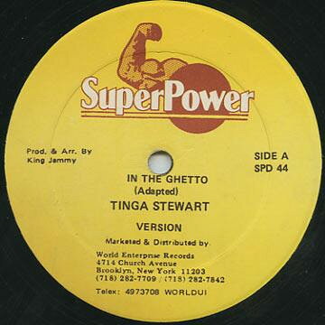 ・アーティスト Tinga Stewart OT ・タイトル In The Ghetto / I Like Yvonne ・レーベル・型番 Super Power SPD44 ・フォーマット LPレコード ・コンディション(盤) 可 (VG) ・コンディション(ジャケット) プレインカバー（元ジャケット／カバー無し） ・コンディション(帯) オビなし ・特記事項 【レーベルに書き込み】 サンプル画像です。実際の商品の画像ではありません 商品写真はバーコード/カタログ番号に対応したサンプル画像ですので、お送りする商品の画像ではありません。帯やライナーなどの付属品は、特記事項に記載されている場合のみ含まれます。プロモやカラーレコードなどの仕様についても、該当する場合のみ特記事項に記載しています。 【ご購入前に必ずご確認ください】 ・本店サイト(www.recordcity.jp)とは価格、送料が違います ・本店サイト、その他支店のオーダーとは同梱発送できません ・注文確定後に別の注文を頂いた場合、注文同士の同梱は致しかねます。 ・別倉庫から発送しているため、店頭受け渡しは対応しておりません ・一部商品は他の通販サイトでも販売しているため、ご注文のタイミングによっては商品のご用意ができない場合がございます。 ・土日祝日はお休みです 金曜・祝前日9時以降のご連絡またはご入金は、返答または発送が週明け・祝日明けに順次対応となります。 ・ご購入後のキャンセル不可 ご購入後のキャンセルはいかなる理由においてもお受けできません。ご了承の上、ご購入くださいませ。 ・日本郵便(ゆうパック/ゆうメール)によるお届けになります。 ・中古品であることをご理解ください 当ストアでは中古商品を主に販売しております。中古品であることをご理解の上ご購入ください。また、一部商品はRecordCityオンラインストアで試聴可能です。 ・返品について お客様のご都合による返品は一切承っておりません。 表記の内容と実際の商品に相違がある場合、また針飛び等で返品・返金をご希望される場合は、商品の到着後1週間以内にご連絡ください。商品の返送をこちらで確認後、キャンセル・返金を行います。 コンディションVG以下の商品は返品できません。プレイに影響のない表面のこすれ傷、プレス起因のノイズ盤は返品の対象外です。 【コンディション表記】 ・ほぼ新品(M-)(Like New) 完全な新品。未使用。当店ではほぼ使用しません ・非常に良い(EX)(Excellent) 中古盤として美品な状態。わずかな経年を感じるものの傷みを感じさせない、当店基準で最高の状態 ・良い(VG+)(Very Good Plus) 丁寧に扱われた中古品で、軽い使用感がみられる。 ・可(VG)(Acceptable) 使い込まれた中古品で、「良い」よりもさらに使用感がみられる。 ・悪い(VG-)(Bad) 状態が悪いアイテム。使用の保障はなく、再生不可、針飛び、目立つノイズがあるかもしれない。状態によるクレーム不可。返品不可。 ・非常に悪い(G)(Very Bad) 「悪い」よりさらに状態が悪いアイテム。使用の保障はなく、再生不可、針飛び、目立つノイズがあるかもしれない。状態によるクレーム不可。返品不可。 ・ジャンク(Fair)(Junk/Fair) 割れている、反っている、水ダメージがある、カビ、ジャケットが分離している、ひどい書き込み、ひどい擦れなど最低の状態。使用の保障はなく、再生不可、針飛び、目立つノイズがあるかもしれない。状態によるクレーム不可。返品不可。 ・ジャンク(Poor)(Junk/Poor) 割れている、反っている、水ダメージがある、カビ、ジャケットが分離している、ひどい書き込み、ひどい擦れなど最低の状態。使用の保障はなく、再生不可、針飛び、目立つノイズがあるかもしれない。状態によるクレーム不可。返品不可。