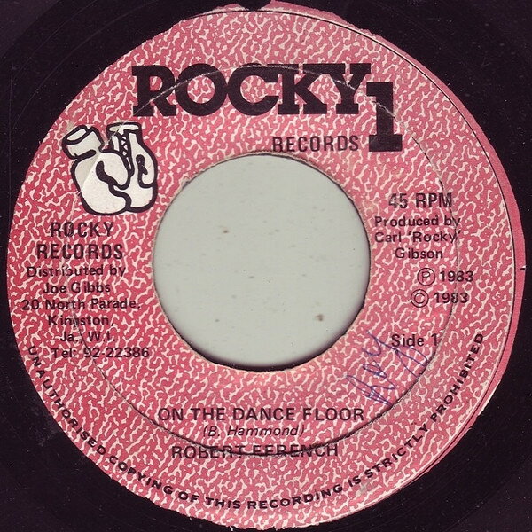 ・アーティスト Robert Ffrench ・タイトル On The Dance Floor ・レーベル・型番 Rocky 1 Records NONE ・フォーマット 7インチレコード ・コンディション(盤) 可 (VG) ・コンディション(ジャケット) ・コンディション(帯) オビなし ・特記事項 【盤に小さいキズ】【盤に短いヘアライン】 サンプル画像です。実際の商品の画像ではありません 商品写真はバーコード/カタログ番号に対応したサンプル画像ですので、お送りする商品の画像ではありません。帯やライナーなどの付属品は、特記事項に記載されている場合のみ含まれます。プロモやカラーレコードなどの仕様についても、該当する場合のみ特記事項に記載しています。 【ご購入前に必ずご確認ください】 ・本店サイト(www.recordcity.jp)とは価格、送料が違います ・本店サイト、その他支店のオーダーとは同梱発送できません ・注文確定後に別の注文を頂いた場合、注文同士の同梱は致しかねます。 ・別倉庫から発送しているため、店頭受け渡しは対応しておりません ・一部商品は他の通販サイトでも販売しているため、ご注文のタイミングによっては商品のご用意ができない場合がございます。 ・土日祝日はお休みです 金曜・祝前日9時以降のご連絡またはご入金は、返答または発送が週明け・祝日明けに順次対応となります。 ・ご購入後のキャンセル不可 ご購入後のキャンセルはいかなる理由においてもお受けできません。ご了承の上、ご購入くださいませ。 ・日本郵便(ゆうパック/ゆうメール)によるお届けになります。 ・中古品であることをご理解ください 当ストアでは中古商品を主に販売しております。中古品であることをご理解の上ご購入ください。また、一部商品はRecordCityオンラインストアで試聴可能です。 ・返品について お客様のご都合による返品は一切承っておりません。 表記の内容と実際の商品に相違がある場合、また針飛び等で返品・返金をご希望される場合は、商品の到着後1週間以内にご連絡ください。商品の返送をこちらで確認後、キャンセル・返金を行います。 コンディションVG以下の商品は返品できません。プレイに影響のない表面のこすれ傷、プレス起因のノイズ盤は返品の対象外です。 【コンディション表記】 ・ほぼ新品(M-)(Like New) 完全な新品。未使用。当店ではほぼ使用しません ・非常に良い(EX)(Excellent) 中古盤として美品な状態。わずかな経年を感じるものの傷みを感じさせない、当店基準で最高の状態 ・良い(VG+)(Very Good Plus) 丁寧に扱われた中古品で、軽い使用感がみられる。 ・可(VG)(Acceptable) 使い込まれた中古品で、「良い」よりもさらに使用感がみられる。 ・悪い(VG-)(Bad) 状態が悪いアイテム。使用の保障はなく、再生不可、針飛び、目立つノイズがあるかもしれない。状態によるクレーム不可。返品不可。 ・非常に悪い(G)(Very Bad) 「悪い」よりさらに状態が悪いアイテム。使用の保障はなく、再生不可、針飛び、目立つノイズがあるかもしれない。状態によるクレーム不可。返品不可。 ・ジャンク(Fair)(Junk/Fair) 割れている、反っている、水ダメージがある、カビ、ジャケットが分離している、ひどい書き込み、ひどい擦れなど最低の状態。使用の保障はなく、再生不可、針飛び、目立つノイズがあるかもしれない。状態によるクレーム不可。返品不可。 ・ジャンク(Poor)(Junk/Poor) 割れている、反っている、水ダメージがある、カビ、ジャケットが分離している、ひどい書き込み、ひどい擦れなど最低の状態。使用の保障はなく、再生不可、針飛び、目立つノイズがあるかもしれない。状態によるクレーム不可。返品不可。