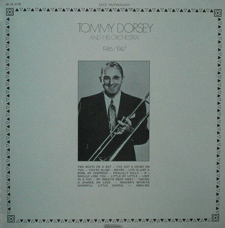 ・アーティスト Tommy Dorsey & His Orchestra ・タイトル 1946/1947 ・レーベル・型番 Musidisc JA5118 ・フォーマット LPレコード ・コンディション(盤) 良い (VG+) ・コンディション(ジャケット) 良い (VG+) ・コンディション(帯) オビなし ・特記事項 【カバー抜け】 サンプル画像です。実際の商品の画像ではありません 商品写真はバーコード/カタログ番号に対応したサンプル画像ですので、お送りする商品の画像ではありません。帯やライナーなどの付属品は、特記事項に記載されている場合のみ含まれます。プロモやカラーレコードなどの仕様についても、該当する場合のみ特記事項に記載しています。 【ご購入前に必ずご確認ください】 ・本店サイト(www.recordcity.jp)とは価格、送料が違います ・本店サイト、その他支店のオーダーとは同梱発送できません ・注文確定後に別の注文を頂いた場合、注文同士の同梱は致しかねます。 ・別倉庫から発送しているため、店頭受け渡しは対応しておりません ・一部商品は他の通販サイトでも販売しているため、ご注文のタイミングによっては商品のご用意ができない場合がございます。 ・土日祝日はお休みです 金曜・祝前日9時以降のご連絡またはご入金は、返答または発送が週明け・祝日明けに順次対応となります。 ・ご購入後のキャンセル不可 ご購入後のキャンセルはいかなる理由においてもお受けできません。ご了承の上、ご購入くださいませ。 ・日本郵便(ゆうパック/ゆうメール)によるお届けになります。 ・中古品であることをご理解ください 当ストアでは中古商品を主に販売しております。中古品であることをご理解の上ご購入ください。また、一部商品はRecordCityオンラインストアで試聴可能です。 ・返品について お客様のご都合による返品は一切承っておりません。 表記の内容と実際の商品に相違がある場合、また針飛び等で返品・返金をご希望される場合は、商品の到着後1週間以内にご連絡ください。商品の返送をこちらで確認後、キャンセル・返金を行います。 コンディションVG以下の商品は返品できません。プレイに影響のない表面のこすれ傷、プレス起因のノイズ盤は返品の対象外です。 【コンディション表記】 ・ほぼ新品(M-)(Like New) 完全な新品。未使用。当店ではほぼ使用しません ・非常に良い(EX)(Excellent) 中古盤として美品な状態。わずかな経年を感じるものの傷みを感じさせない、当店基準で最高の状態 ・良い(VG+)(Very Good Plus) 丁寧に扱われた中古品で、軽い使用感がみられる。 ・可(VG)(Acceptable) 使い込まれた中古品で、「良い」よりもさらに使用感がみられる。 ・悪い(VG-)(Bad) 状態が悪いアイテム。使用の保障はなく、再生不可、針飛び、目立つノイズがあるかもしれない。状態によるクレーム不可。返品不可。 ・非常に悪い(G)(Very Bad) 「悪い」よりさらに状態が悪いアイテム。使用の保障はなく、再生不可、針飛び、目立つノイズがあるかもしれない。状態によるクレーム不可。返品不可。 ・ジャンク(Fair)(Junk/Fair) 割れている、反っている、水ダメージがある、カビ、ジャケットが分離している、ひどい書き込み、ひどい擦れなど最低の状態。使用の保障はなく、再生不可、針飛び、目立つノイズがあるかもしれない。状態によるクレーム不可。返品不可。 ・ジャンク(Poor)(Junk/Poor) 割れている、反っている、水ダメージがある、カビ、ジャケットが分離している、ひどい書き込み、ひどい擦れなど最低の状態。使用の保障はなく、再生不可、針飛び、目立つノイズがあるかもしれない。状態によるクレーム不可。返品不可。