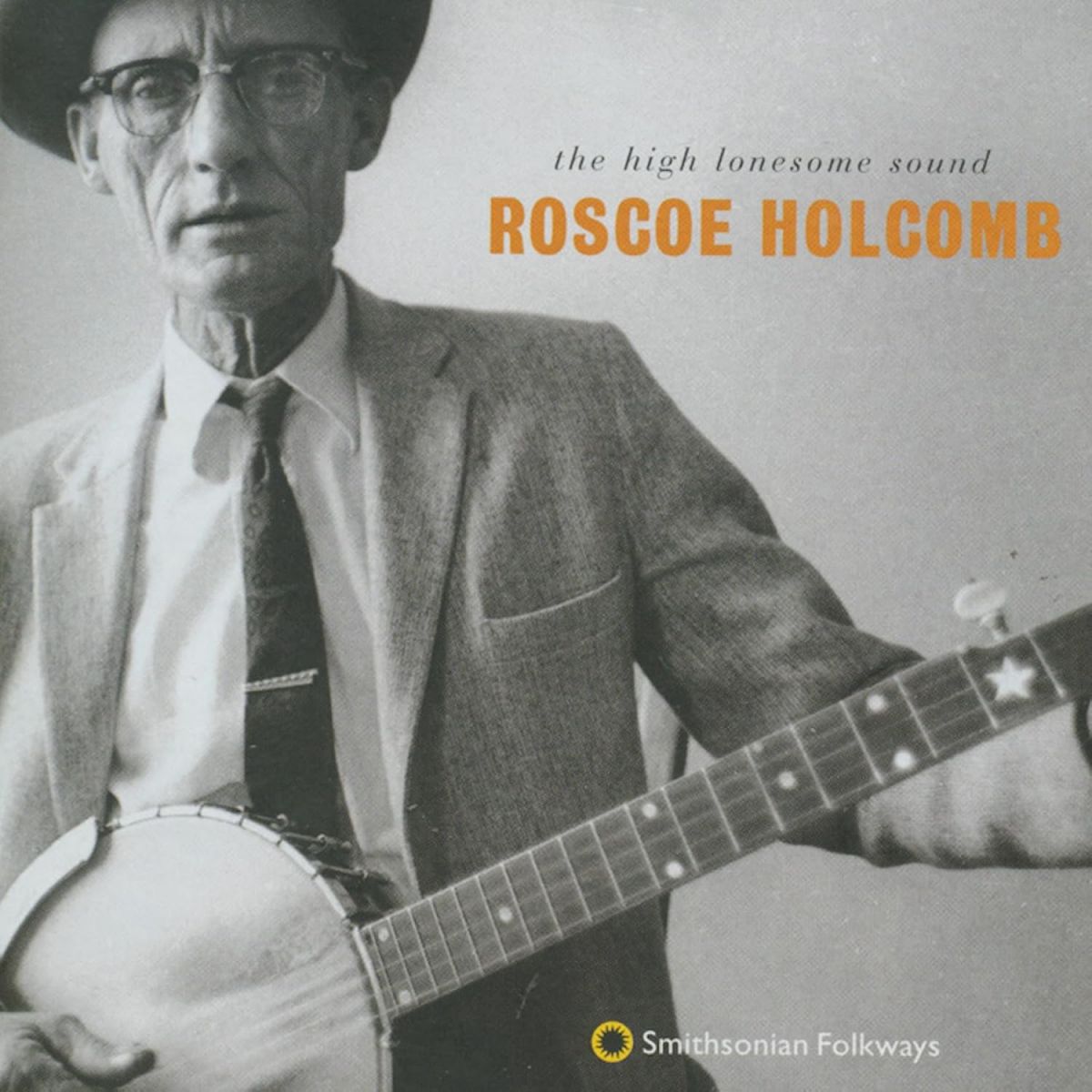・アーティスト ロスコー・ホルコム ・タイトル ザ・ハイ・ロンサム・サウンド ・レーベル・型番 ライス・レコード FLR3266 ・フォーマット CD ・コンディション(盤) 良い (VG+) ・コンディション(ジャケット) ・コンディション(帯) オビあり ・特記事項 【帯付き】 サンプル画像です。実際の商品の画像ではありません 商品写真はバーコード/カタログ番号に対応したサンプル画像ですので、お送りする商品の画像ではありません。帯やライナーなどの付属品は、特記事項に記載されている場合のみ含まれます。プロモやカラーレコードなどの仕様についても、該当する場合のみ特記事項に記載しています。 【ご購入前に必ずご確認ください】 ・本店サイト(www.recordcity.jp)とは価格、送料が違います ・本店サイト、その他支店のオーダーとは同梱発送できません ・注文確定後に別の注文を頂いた場合、注文同士の同梱は致しかねます。 ・別倉庫から発送しているため、店頭受け渡しは対応しておりません ・一部商品は他の通販サイトでも販売しているため、ご注文のタイミングによっては商品のご用意ができない場合がございます。 ・土日祝日はお休みです 金曜・祝前日9時以降のご連絡またはご入金は、返答または発送が週明け・祝日明けに順次対応となります。 ・ご購入後のキャンセル不可 ご購入後のキャンセルはいかなる理由においてもお受けできません。ご了承の上、ご購入くださいませ。 ・日本郵便(ゆうパック/ゆうメール)によるお届けになります。 ・中古品であることをご理解ください 当ストアでは中古商品を主に販売しております。中古品であることをご理解の上ご購入ください。また、一部商品はRecordCityオンラインストアで試聴可能です。 ・返品について お客様のご都合による返品は一切承っておりません。 表記の内容と実際の商品に相違がある場合、また針飛び等で返品・返金をご希望される場合は、商品の到着後1週間以内にご連絡ください。商品の返送をこちらで確認後、キャンセル・返金を行います。 コンディションVG以下の商品は返品できません。プレイに影響のない表面のこすれ傷、プレス起因のノイズ盤は返品の対象外です。 【コンディション表記】 ・ほぼ新品(M-)(Like New) 完全な新品。未使用。当店ではほぼ使用しません ・非常に良い(EX)(Excellent) 中古盤として美品な状態。わずかな経年を感じるものの傷みを感じさせない、当店基準で最高の状態 ・良い(VG+)(Very Good Plus) 丁寧に扱われた中古品で、軽い使用感がみられる。 ・可(VG)(Acceptable) 使い込まれた中古品で、「良い」よりもさらに使用感がみられる。 ・悪い(VG-)(Bad) 状態が悪いアイテム。使用の保障はなく、再生不可、針飛び、目立つノイズがあるかもしれない。状態によるクレーム不可。返品不可。 ・非常に悪い(G)(Very Bad) 「悪い」よりさらに状態が悪いアイテム。使用の保障はなく、再生不可、針飛び、目立つノイズがあるかもしれない。状態によるクレーム不可。返品不可。 ・ジャンク(Fair)(Junk/Fair) 割れている、反っている、水ダメージがある、カビ、ジャケットが分離している、ひどい書き込み、ひどい擦れなど最低の状態。使用の保障はなく、再生不可、針飛び、目立つノイズがあるかもしれない。状態によるクレーム不可。返品不可。 ・ジャンク(Poor)(Junk/Poor) 割れている、反っている、水ダメージがある、カビ、ジャケットが分離している、ひどい書き込み、ひどい擦れなど最低の状態。使用の保障はなく、再生不可、針飛び、目立つノイズがあるかもしれない。状態によるクレーム不可。返品不可。