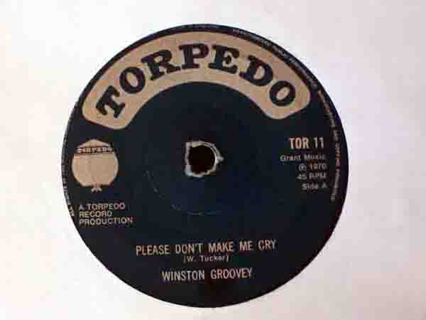 ・アーティスト Winston Groovy ・タイトル Please Don't Make Me Cry ・レーベル・型番 Torpedo TOR11 ・フォーマット 7インチレコード ・コンディション(盤) 良い (VG+) ・コンディション(ジャケット) ・コンディション(帯) オビなし ・特記事項 【盤に短いヘアライン】 サンプル画像です。実際の商品の画像ではありません 商品写真はバーコード/カタログ番号に対応したサンプル画像ですので、お送りする商品の画像ではありません。帯やライナーなどの付属品は、特記事項に記載されている場合のみ含まれます。プロモやカラーレコードなどの仕様についても、該当する場合のみ特記事項に記載しています。 【ご購入前に必ずご確認ください】 ・本店サイト(www.recordcity.jp)とは価格、送料が違います ・本店サイト、その他支店のオーダーとは同梱発送できません ・注文確定後に別の注文を頂いた場合、注文同士の同梱は致しかねます。 ・別倉庫から発送しているため、店頭受け渡しは対応しておりません ・一部商品は他の通販サイトでも販売しているため、ご注文のタイミングによっては商品のご用意ができない場合がございます。 ・土日祝日はお休みです 金曜・祝前日9時以降のご連絡またはご入金は、返答または発送が週明け・祝日明けに順次対応となります。 ・ご購入後のキャンセル不可 ご購入後のキャンセルはいかなる理由においてもお受けできません。ご了承の上、ご購入くださいませ。 ・日本郵便(ゆうパック/ゆうメール)によるお届けになります。 ・中古品であることをご理解ください 当ストアでは中古商品を主に販売しております。中古品であることをご理解の上ご購入ください。また、一部商品はRecordCityオンラインストアで試聴可能です。 ・返品について お客様のご都合による返品は一切承っておりません。 表記の内容と実際の商品に相違がある場合、また針飛び等で返品・返金をご希望される場合は、商品の到着後1週間以内にご連絡ください。商品の返送をこちらで確認後、キャンセル・返金を行います。 コンディションVG以下の商品は返品できません。プレイに影響のない表面のこすれ傷、プレス起因のノイズ盤は返品の対象外です。 【コンディション表記】 ・ほぼ新品(M-)(Like New) 完全な新品。未使用。当店ではほぼ使用しません ・非常に良い(EX)(Excellent) 中古盤として美品な状態。わずかな経年を感じるものの傷みを感じさせない、当店基準で最高の状態 ・良い(VG+)(Very Good Plus) 丁寧に扱われた中古品で、軽い使用感がみられる。 ・可(VG)(Acceptable) 使い込まれた中古品で、「良い」よりもさらに使用感がみられる。 ・悪い(VG-)(Bad) 状態が悪いアイテム。使用の保障はなく、再生不可、針飛び、目立つノイズがあるかもしれない。状態によるクレーム不可。返品不可。 ・非常に悪い(G)(Very Bad) 「悪い」よりさらに状態が悪いアイテム。使用の保障はなく、再生不可、針飛び、目立つノイズがあるかもしれない。状態によるクレーム不可。返品不可。 ・ジャンク(Fair)(Junk/Fair) 割れている、反っている、水ダメージがある、カビ、ジャケットが分離している、ひどい書き込み、ひどい擦れなど最低の状態。使用の保障はなく、再生不可、針飛び、目立つノイズがあるかもしれない。状態によるクレーム不可。返品不可。 ・ジャンク(Poor)(Junk/Poor) 割れている、反っている、水ダメージがある、カビ、ジャケットが分離している、ひどい書き込み、ひどい擦れなど最低の状態。使用の保障はなく、再生不可、針飛び、目立つノイズがあるかもしれない。状態によるクレーム不可。返品不可。