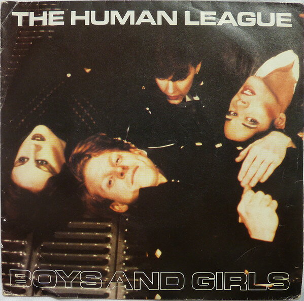 ・アーティスト Human League ・タイトル Boys And Girls ・レーベル・型番 Virgin VS395 ・フォーマット 7インチレコード ・コンディション(盤) 良い (VG+) ・コンディション(ジャケット) プレインカバー（元ジャケット／カバー無し） ・コンディション(帯) オビなし ・特記事項 【盤に目立った跡】 サンプル画像です。実際の商品の画像ではありません 商品写真はバーコード/カタログ番号に対応したサンプル画像ですので、お送りする商品の画像ではありません。帯やライナーなどの付属品は、特記事項に記載されている場合のみ含まれます。プロモやカラーレコードなどの仕様についても、該当する場合のみ特記事項に記載しています。 【ご購入前に必ずご確認ください】 ・本店サイト(www.recordcity.jp)とは価格、送料が違います ・本店サイト、その他支店のオーダーとは同梱発送できません ・注文確定後に別の注文を頂いた場合、注文同士の同梱は致しかねます。 ・別倉庫から発送しているため、店頭受け渡しは対応しておりません ・一部商品は他の通販サイトでも販売しているため、ご注文のタイミングによっては商品のご用意ができない場合がございます。 ・土日祝日はお休みです 金曜・祝前日9時以降のご連絡またはご入金は、返答または発送が週明け・祝日明けに順次対応となります。 ・ご購入後のキャンセル不可 ご購入後のキャンセルはいかなる理由においてもお受けできません。ご了承の上、ご購入くださいませ。 ・日本郵便(ゆうパック/ゆうメール)によるお届けになります。 ・中古品であることをご理解ください 当ストアでは中古商品を主に販売しております。中古品であることをご理解の上ご購入ください。また、一部商品はRecordCityオンラインストアで試聴可能です。 ・返品について お客様のご都合による返品は一切承っておりません。 表記の内容と実際の商品に相違がある場合、また針飛び等で返品・返金をご希望される場合は、商品の到着後1週間以内にご連絡ください。商品の返送をこちらで確認後、キャンセル・返金を行います。 コンディションVG以下の商品は返品できません。プレイに影響のない表面のこすれ傷、プレス起因のノイズ盤は返品の対象外です。 【コンディション表記】 ・ほぼ新品(M-)(Like New) 完全な新品。未使用。当店ではほぼ使用しません ・非常に良い(EX)(Excellent) 中古盤として美品な状態。わずかな経年を感じるものの傷みを感じさせない、当店基準で最高の状態 ・良い(VG+)(Very Good Plus) 丁寧に扱われた中古品で、軽い使用感がみられる。 ・可(VG)(Acceptable) 使い込まれた中古品で、「良い」よりもさらに使用感がみられる。 ・悪い(VG-)(Bad) 状態が悪いアイテム。使用の保障はなく、再生不可、針飛び、目立つノイズがあるかもしれない。状態によるクレーム不可。返品不可。 ・非常に悪い(G)(Very Bad) 「悪い」よりさらに状態が悪いアイテム。使用の保障はなく、再生不可、針飛び、目立つノイズがあるかもしれない。状態によるクレーム不可。返品不可。 ・ジャンク(Fair)(Junk/Fair) 割れている、反っている、水ダメージがある、カビ、ジャケットが分離している、ひどい書き込み、ひどい擦れなど最低の状態。使用の保障はなく、再生不可、針飛び、目立つノイズがあるかもしれない。状態によるクレーム不可。返品不可。 ・ジャンク(Poor)(Junk/Poor) 割れている、反っている、水ダメージがある、カビ、ジャケットが分離している、ひどい書き込み、ひどい擦れなど最低の状態。使用の保障はなく、再生不可、針飛び、目立つノイズがあるかもしれない。状態によるクレーム不可。返品不可。
