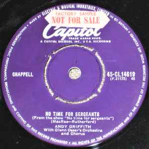 ・アーティスト Andy Griffith ・タイトル No Time For Sergeants / Make Yourself Comfortable ・レーベル・型番 Capitol Records 45CL14619 ・フォーマット 7インチレコード ・コンディション(盤) 良い (VG+) ・コンディション(ジャケット) プレインカバー（元ジャケット／カバー無し） ・コンディション(帯) オビなし ・特記事項 【盤汚れ】 サンプル画像です。実際の商品の画像ではありません 商品写真はバーコード/カタログ番号に対応したサンプル画像ですので、お送りする商品の画像ではありません。帯やライナーなどの付属品は、特記事項に記載されている場合のみ含まれます。プロモやカラーレコードなどの仕様についても、該当する場合のみ特記事項に記載しています。 【ご購入前に必ずご確認ください】 ・本店サイト(www.recordcity.jp)とは価格、送料が違います ・本店サイト、その他支店のオーダーとは同梱発送できません ・別倉庫から発送しているため、店頭受け渡しは対応しておりません ・一部商品は他の通販サイトでも販売しているため、ご注文のタイミングによっては商品のご用意ができない場合がございます。 ・土日祝日はお休みです 金曜・祝前日9時以降のご連絡またはご入金は、返答または発送が週明け・祝日明けに順次対応となります。 ・ご購入後のキャンセル不可 ご購入後のキャンセルはいかなる理由においてもお受けできません。ご了承の上、ご購入くださいませ。 ・日本郵便(ゆうパック/ゆうメール)によるお届けになります。 ・中古品であることをご理解ください 当ストアでは中古商品を主に販売しております。中古品であることをご理解の上ご購入ください。また、一部商品はRecordCityオンラインストアで試聴可能です。 ・返品について お客様のご都合による返品は一切承っておりません。 表記の内容と実際の商品に相違がある場合、また針飛び等で返品・返金をご希望される場合は、商品の到着後1週間以内にご連絡ください。商品の返送をこちらで確認後、キャンセル・返金を行います。 コンディションVG以下の商品は返品できません。プレイに影響のない表面のこすれ傷、プレス起因のノイズ盤は返品の対象外です。 【コンディション表記】 ・ほぼ新品(M-)(Like New) 完全な新品。未使用。当店ではほぼ使用しません ・非常に良い(EX)(Excellent) 中古盤として美品な状態。わずかな経年を感じるものの傷みを感じさせない、当店基準で最高の状態 ・良い(VG+)(Very Good Plus) 丁寧に扱われた中古品で、軽い使用感がみられる。 ・可(VG)(Acceptable) 使い込まれた中古品で、「良い」よりもさらに使用感がみられる。 ・悪い(VG-)(Bad) 状態が悪いアイテム。使用の保障はなく、再生不可、針飛び、目立つノイズがあるかもしれない。状態によるクレーム不可。返品不可。 ・非常に悪い(G)(Very Bad) 「悪い」よりさらに状態が悪いアイテム。使用の保障はなく、再生不可、針飛び、目立つノイズがあるかもしれない。状態によるクレーム不可。返品不可。 ・ジャンク(Fair)(Junk/Fair) 割れている、反っている、水ダメージがある、カビ、ジャケットが分離している、ひどい書き込み、ひどい擦れなど最低の状態。使用の保障はなく、再生不可、針飛び、目立つノイズがあるかもしれない。状態によるクレーム不可。返品不可。 ・ジャンク(Poor)(Junk/Poor) 割れている、反っている、水ダメージがある、カビ、ジャケットが分離している、ひどい書き込み、ひどい擦れなど最低の状態。使用の保障はなく、再生不可、針飛び、目立つノイズがあるかもしれない。状態によるクレーム不可。返品不可。