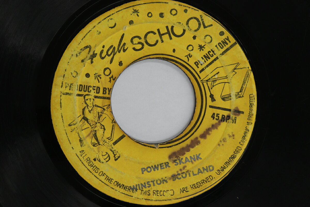 ・アーティスト Winston Scotland / Max Brown, Tony's All Stars ・タイトル Power Skank / Any Man Can Be A Fool ・レーベル・型番 HIGH SCHOOL NONE ・フォーマット 7インチレコード ・コンディション(盤) 悪い (VG-) ・コンディション(ジャケット) プレインカバー（元ジャケット／カバー無し） ・コンディション(帯) オビなし ・特記事項 【レーベルに染み】【LD】 実際に発送される商品の画像です 【ご購入前に必ずご確認ください】 ・本店サイト(www.recordcity.jp)とは価格、送料が違います ・本店サイト、その他支店のオーダーとは同梱発送できません ・注文確定後に別の注文を頂いた場合、注文同士の同梱は致しかねます。 ・別倉庫から発送しているため、店頭受け渡しは対応しておりません ・一部商品は他の通販サイトでも販売しているため、ご注文のタイミングによっては商品のご用意ができない場合がございます。 ・土日祝日はお休みです 金曜・祝前日9時以降のご連絡またはご入金は、返答または発送が週明け・祝日明けに順次対応となります。 ・ご購入後のキャンセル不可 ご購入後のキャンセルはいかなる理由においてもお受けできません。ご了承の上、ご購入くださいませ。 ・日本郵便(ゆうパック/ゆうメール)によるお届けになります。 ・中古品であることをご理解ください 当ストアでは中古商品を主に販売しております。中古品であることをご理解の上ご購入ください。また、一部商品はRecordCityオンラインストアで試聴可能です。 ・返品について お客様のご都合による返品は一切承っておりません。 表記の内容と実際の商品に相違がある場合、また針飛び等で返品・返金をご希望される場合は、商品の到着後1週間以内にご連絡ください。商品の返送をこちらで確認後、キャンセル・返金を行います。 コンディションVG以下の商品は返品できません。プレイに影響のない表面のこすれ傷、プレス起因のノイズ盤は返品の対象外です。 【コンディション表記】 ・ほぼ新品(M-)(Like New) 完全な新品。未使用。当店ではほぼ使用しません ・非常に良い(EX)(Excellent) 中古盤として美品な状態。わずかな経年を感じるものの傷みを感じさせない、当店基準で最高の状態 ・良い(VG+)(Very Good Plus) 丁寧に扱われた中古品で、軽い使用感がみられる。 ・可(VG)(Acceptable) 使い込まれた中古品で、「良い」よりもさらに使用感がみられる。 ・悪い(VG-)(Bad) 状態が悪いアイテム。使用の保障はなく、再生不可、針飛び、目立つノイズがあるかもしれない。状態によるクレーム不可。返品不可。 ・非常に悪い(G)(Very Bad) 「悪い」よりさらに状態が悪いアイテム。使用の保障はなく、再生不可、針飛び、目立つノイズがあるかもしれない。状態によるクレーム不可。返品不可。 ・ジャンク(Fair)(Junk/Fair) 割れている、反っている、水ダメージがある、カビ、ジャケットが分離している、ひどい書き込み、ひどい擦れなど最低の状態。使用の保障はなく、再生不可、針飛び、目立つノイズがあるかもしれない。状態によるクレーム不可。返品不可。 ・ジャンク(Poor)(Junk/Poor) 割れている、反っている、水ダメージがある、カビ、ジャケットが分離している、ひどい書き込み、ひどい擦れなど最低の状態。使用の保障はなく、再生不可、針飛び、目立つノイズがあるかもしれない。状態によるクレーム不可。返品不可。