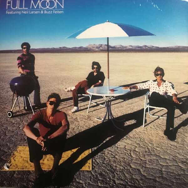 ・アーティスト Full Moon, Neil Larsen & Buzz Feiten ・タイトル Full Moon ・レーベル・型番 WARNER BROS BSK3585 ・フォーマット LPレコード ・コンディション(盤) 良い (VG+) ・コンディション(ジャケット) 良い (VG+) ・コンディション(帯) オビなし ・特記事項 【ライナー付き】 【カバー変色】 サンプル画像です。実際の商品の画像ではありません 【ご購入前に必ずご確認ください】 ・本店サイト(www.recordcity.jp)とは価格、送料が違います ・本店サイト、その他支店のオーダーとは同梱発送できません ・注文確定後に別の注文を頂いた場合、注文同士の同梱は致しかねます。 ・別倉庫から発送しているため、店頭受け渡しは対応しておりません ・一部商品は他の通販サイトでも販売しているため、ご注文のタイミングによっては商品のご用意ができない場合がございます。 ・土日祝日はお休みです 金曜・祝前日9時以降のご連絡またはご入金は、返答または発送が週明け・祝日明けに順次対応となります。 ・ご購入後のキャンセル不可 ご購入後のキャンセルはいかなる理由においてもお受けできません。ご了承の上、ご購入くださいませ。 ・日本郵便(ゆうパック/ゆうメール)によるお届けになります。 ・中古品であることをご理解ください 当ストアでは中古商品を主に販売しております。中古品であることをご理解の上ご購入ください。また、一部商品はRecordCityオンラインストアで試聴可能です。 ・返品について お客様のご都合による返品は一切承っておりません。 表記の内容と実際の商品に相違がある場合、また針飛び等で返品・返金をご希望される場合は、商品の到着後1週間以内にご連絡ください。商品の返送をこちらで確認後、キャンセル・返金を行います。 コンディションVG以下の商品は返品できません。プレイに影響のない表面のこすれ傷、プレス起因のノイズ盤は返品の対象外です。 【コンディション表記】 ・ほぼ新品(M-)(Like New) 完全な新品。未使用。当店ではほぼ使用しません ・非常に良い(EX)(Excellent) 中古盤として美品な状態。わずかな経年を感じるものの傷みを感じさせない、当店基準で最高の状態 ・良い(VG+)(Very Good Plus) 丁寧に扱われた中古品で、軽い使用感がみられる。 ・可(VG)(Acceptable) 使い込まれた中古品で、「良い」よりもさらに使用感がみられる。 ・悪い(VG-)(Bad) 状態が悪いアイテム。使用の保障はなく、再生不可、針飛び、目立つノイズがあるかもしれない。状態によるクレーム不可。返品不可。 ・非常に悪い(G)(Very Bad) 「悪い」よりさらに状態が悪いアイテム。使用の保障はなく、再生不可、針飛び、目立つノイズがあるかもしれない。状態によるクレーム不可。返品不可。 ・ジャンク(Fair)(Junk/Fair) 割れている、反っている、水ダメージがある、カビ、ジャケットが分離している、ひどい書き込み、ひどい擦れなど最低の状態。使用の保障はなく、再生不可、針飛び、目立つノイズがあるかもしれない。状態によるクレーム不可。返品不可。 ・ジャンク(Poor)(Junk/Poor) 割れている、反っている、水ダメージがある、カビ、ジャケットが分離している、ひどい書き込み、ひどい擦れなど最低の状態。使用の保障はなく、再生不可、針飛び、目立つノイズがあるかもしれない。状態によるクレーム不可。返品不可。