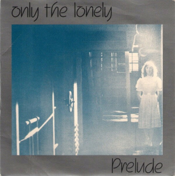 ・アーティスト Prelude (3) ・タイトル Only The Lonely ・レーベル・型番 After Hours AFT06 ・フォーマット 7インチレコード ・コンディション(盤) 良い (VG+) ・コンディション(ジャケット) 良い (VG+) ・コンディション(帯) オビなし ・特記事項 【盤に薄い跡】【カバーにリングウェア】 サンプル画像です。実際の商品の画像ではありません 商品写真はバーコード/カタログ番号に対応したサンプル画像ですので、お送りする商品の画像ではありません。帯やライナーなどの付属品は、特記事項に記載されている場合のみ含まれます。プロモやカラーレコードなどの仕様についても、該当する場合のみ特記事項に記載しています。 【ご購入前に必ずご確認ください】 ・本店サイト(www.recordcity.jp)とは価格、送料が違います ・本店サイト、その他支店のオーダーとは同梱発送できません ・注文確定後に別の注文を頂いた場合、注文同士の同梱は致しかねます。 ・別倉庫から発送しているため、店頭受け渡しは対応しておりません ・一部商品は他の通販サイトでも販売しているため、ご注文のタイミングによっては商品のご用意ができない場合がございます。 ・土日祝日はお休みです 金曜・祝前日9時以降のご連絡またはご入金は、返答または発送が週明け・祝日明けに順次対応となります。 ・ご購入後のキャンセル不可 ご購入後のキャンセルはいかなる理由においてもお受けできません。ご了承の上、ご購入くださいませ。 ・日本郵便(ゆうパック/ゆうメール)によるお届けになります。 ・中古品であることをご理解ください 当ストアでは中古商品を主に販売しております。中古品であることをご理解の上ご購入ください。また、一部商品はRecordCityオンラインストアで試聴可能です。 ・返品について お客様のご都合による返品は一切承っておりません。 表記の内容と実際の商品に相違がある場合、また針飛び等で返品・返金をご希望される場合は、商品の到着後1週間以内にご連絡ください。商品の返送をこちらで確認後、キャンセル・返金を行います。 コンディションVG以下の商品は返品できません。プレイに影響のない表面のこすれ傷、プレス起因のノイズ盤は返品の対象外です。 【コンディション表記】 ・ほぼ新品(M-)(Like New) 完全な新品。未使用。当店ではほぼ使用しません ・非常に良い(EX)(Excellent) 中古盤として美品な状態。わずかな経年を感じるものの傷みを感じさせない、当店基準で最高の状態 ・良い(VG+)(Very Good Plus) 丁寧に扱われた中古品で、軽い使用感がみられる。 ・可(VG)(Acceptable) 使い込まれた中古品で、「良い」よりもさらに使用感がみられる。 ・悪い(VG-)(Bad) 状態が悪いアイテム。使用の保障はなく、再生不可、針飛び、目立つノイズがあるかもしれない。状態によるクレーム不可。返品不可。 ・非常に悪い(G)(Very Bad) 「悪い」よりさらに状態が悪いアイテム。使用の保障はなく、再生不可、針飛び、目立つノイズがあるかもしれない。状態によるクレーム不可。返品不可。 ・ジャンク(Fair)(Junk/Fair) 割れている、反っている、水ダメージがある、カビ、ジャケットが分離している、ひどい書き込み、ひどい擦れなど最低の状態。使用の保障はなく、再生不可、針飛び、目立つノイズがあるかもしれない。状態によるクレーム不可。返品不可。 ・ジャンク(Poor)(Junk/Poor) 割れている、反っている、水ダメージがある、カビ、ジャケットが分離している、ひどい書き込み、ひどい擦れなど最低の状態。使用の保障はなく、再生不可、針飛び、目立つノイズがあるかもしれない。状態によるクレーム不可。返品不可。