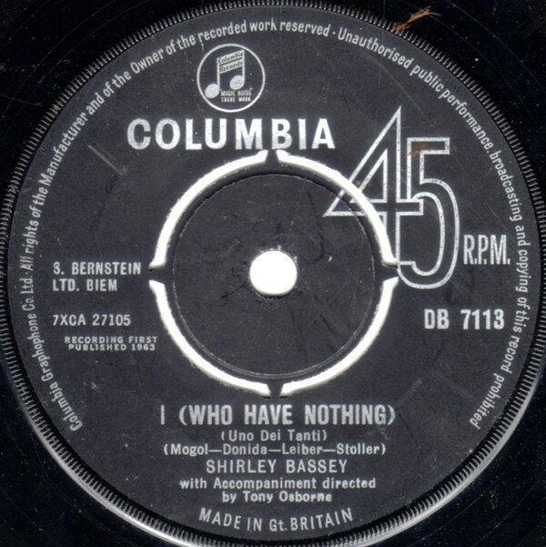 ・アーティスト Shirley Bassey ・タイトル I (Who Have Nothing) ・レーベル・型番 Columbia DB7113 ・フォーマット 7インチレコード ・コンディション(盤) 良い (VG+) ・コンディション(ジャケット) プレインカバー（元ジャケット／カバー無し） ・コンディション(帯) オビなし ・特記事項 サンプル画像です。実際の商品の画像ではありません 商品写真はバーコード/カタログ番号に対応したサンプル画像ですので、お送りする商品の画像ではありません。帯やライナーなどの付属品は、特記事項に記載されている場合のみ含まれます。プロモやカラーレコードなどの仕様についても、該当する場合のみ特記事項に記載しています。 【ご購入前に必ずご確認ください】 ・本店サイト(www.recordcity.jp)とは価格、送料が違います ・本店サイト、その他支店のオーダーとは同梱発送できません ・注文確定後に別の注文を頂いた場合、注文同士の同梱は致しかねます。 ・別倉庫から発送しているため、店頭受け渡しは対応しておりません ・一部商品は他の通販サイトでも販売しているため、ご注文のタイミングによっては商品のご用意ができない場合がございます。 ・土日祝日はお休みです 金曜・祝前日9時以降のご連絡またはご入金は、返答または発送が週明け・祝日明けに順次対応となります。 ・ご購入後のキャンセル不可 ご購入後のキャンセルはいかなる理由においてもお受けできません。ご了承の上、ご購入くださいませ。 ・日本郵便(ゆうパック/ゆうメール)によるお届けになります。 ・中古品であることをご理解ください 当ストアでは中古商品を主に販売しております。中古品であることをご理解の上ご購入ください。また、一部商品はRecordCityオンラインストアで試聴可能です。 ・返品について お客様のご都合による返品は一切承っておりません。 表記の内容と実際の商品に相違がある場合、また針飛び等で返品・返金をご希望される場合は、商品の到着後1週間以内にご連絡ください。商品の返送をこちらで確認後、キャンセル・返金を行います。 コンディションVG以下の商品は返品できません。プレイに影響のない表面のこすれ傷、プレス起因のノイズ盤は返品の対象外です。 【コンディション表記】 ・ほぼ新品(M-)(Like New) 完全な新品。未使用。当店ではほぼ使用しません ・非常に良い(EX)(Excellent) 中古盤として美品な状態。わずかな経年を感じるものの傷みを感じさせない、当店基準で最高の状態 ・良い(VG+)(Very Good Plus) 丁寧に扱われた中古品で、軽い使用感がみられる。 ・可(VG)(Acceptable) 使い込まれた中古品で、「良い」よりもさらに使用感がみられる。 ・悪い(VG-)(Bad) 状態が悪いアイテム。使用の保障はなく、再生不可、針飛び、目立つノイズがあるかもしれない。状態によるクレーム不可。返品不可。 ・非常に悪い(G)(Very Bad) 「悪い」よりさらに状態が悪いアイテム。使用の保障はなく、再生不可、針飛び、目立つノイズがあるかもしれない。状態によるクレーム不可。返品不可。 ・ジャンク(Fair)(Junk/Fair) 割れている、反っている、水ダメージがある、カビ、ジャケットが分離している、ひどい書き込み、ひどい擦れなど最低の状態。使用の保障はなく、再生不可、針飛び、目立つノイズがあるかもしれない。状態によるクレーム不可。返品不可。 ・ジャンク(Poor)(Junk/Poor) 割れている、反っている、水ダメージがある、カビ、ジャケットが分離している、ひどい書き込み、ひどい擦れなど最低の状態。使用の保障はなく、再生不可、針飛び、目立つノイズがあるかもしれない。状態によるクレーム不可。返品不可。