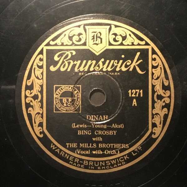 ・アーティスト Bing Crosby, Mills Brothers ・タイトル Dinah / Can't We Talk It Over ・レーベル・型番 BRUNSWICK 1271 ・フォーマット 78回転SP盤レコード ・コンディション(盤) 良い (VG+) ・コンディション(ジャケット) 可 (VG) ・コンディション(帯) オビなし ・特記事項 【※再生コンディションによる返品不可】【盤に薄い跡】 サンプル画像です。実際の商品の画像ではありません 商品写真はバーコード/カタログ番号に対応したサンプル画像ですので、お送りする商品の画像ではありません。帯やライナーなどの付属品は、特記事項に記載されている場合のみ含まれます。プロモやカラーレコードなどの仕様についても、該当する場合のみ特記事項に記載しています。 【ご購入前に必ずご確認ください】 ・本店サイト(www.recordcity.jp)とは価格、送料が違います ・本店サイト、その他支店のオーダーとは同梱発送できません ・注文確定後に別の注文を頂いた場合、注文同士の同梱は致しかねます。 ・別倉庫から発送しているため、店頭受け渡しは対応しておりません ・一部商品は他の通販サイトでも販売しているため、ご注文のタイミングによっては商品のご用意ができない場合がございます。 ・土日祝日はお休みです 金曜・祝前日9時以降のご連絡またはご入金は、返答または発送が週明け・祝日明けに順次対応となります。 ・ご購入後のキャンセル不可 ご購入後のキャンセルはいかなる理由においてもお受けできません。ご了承の上、ご購入くださいませ。 ・日本郵便(ゆうパック/ゆうメール)によるお届けになります。 ・中古品であることをご理解ください 当ストアでは中古商品を主に販売しております。中古品であることをご理解の上ご購入ください。また、一部商品はRecordCityオンラインストアで試聴可能です。 ・返品について お客様のご都合による返品は一切承っておりません。 表記の内容と実際の商品に相違がある場合、また針飛び等で返品・返金をご希望される場合は、商品の到着後1週間以内にご連絡ください。商品の返送をこちらで確認後、キャンセル・返金を行います。 コンディションVG以下の商品は返品できません。プレイに影響のない表面のこすれ傷、プレス起因のノイズ盤は返品の対象外です。 【コンディション表記】 ・ほぼ新品(M-)(Like New) 完全な新品。未使用。当店ではほぼ使用しません ・非常に良い(EX)(Excellent) 中古盤として美品な状態。わずかな経年を感じるものの傷みを感じさせない、当店基準で最高の状態 ・良い(VG+)(Very Good Plus) 丁寧に扱われた中古品で、軽い使用感がみられる。 ・可(VG)(Acceptable) 使い込まれた中古品で、「良い」よりもさらに使用感がみられる。 ・悪い(VG-)(Bad) 状態が悪いアイテム。使用の保障はなく、再生不可、針飛び、目立つノイズがあるかもしれない。状態によるクレーム不可。返品不可。 ・非常に悪い(G)(Very Bad) 「悪い」よりさらに状態が悪いアイテム。使用の保障はなく、再生不可、針飛び、目立つノイズがあるかもしれない。状態によるクレーム不可。返品不可。 ・ジャンク(Fair)(Junk/Fair) 割れている、反っている、水ダメージがある、カビ、ジャケットが分離している、ひどい書き込み、ひどい擦れなど最低の状態。使用の保障はなく、再生不可、針飛び、目立つノイズがあるかもしれない。状態によるクレーム不可。返品不可。 ・ジャンク(Poor)(Junk/Poor) 割れている、反っている、水ダメージがある、カビ、ジャケットが分離している、ひどい書き込み、ひどい擦れなど最低の状態。使用の保障はなく、再生不可、針飛び、目立つノイズがあるかもしれない。状態によるクレーム不可。返品不可。