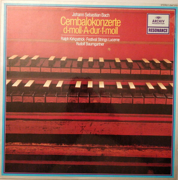 ・アーティスト Johann Sebastian Bach , Ralph Kirkpatrick ? Festival Strings Lucerne , Rudolf Baumgartner ・タイトル Cembalokonzerte D-moll A-dur F-moll ・レーベル・型番 Archiv Produktion 2547010 ・フォーマット LPレコード ・コンディション(盤) 良い (VG+) ・コンディション(ジャケット) 良い (VG+) ・コンディション(帯) オビなし ・特記事項 サンプル画像です。実際の商品の画像ではありません 商品写真はバーコード/カタログ番号に対応したサンプル画像ですので、お送りする商品の画像ではありません。帯やライナーなどの付属品は、特記事項に記載されている場合のみ含まれます。プロモやカラーレコードなどの仕様についても、該当する場合のみ特記事項に記載しています。 【ご購入前に必ずご確認ください】 ・本店サイト(www.recordcity.jp)とは価格、送料が違います ・本店サイト、その他支店のオーダーとは同梱発送できません ・注文確定後に別の注文を頂いた場合、注文同士の同梱は致しかねます。 ・別倉庫から発送しているため、店頭受け渡しは対応しておりません ・一部商品は他の通販サイトでも販売しているため、ご注文のタイミングによっては商品のご用意ができない場合がございます。 ・土日祝日はお休みです 金曜・祝前日9時以降のご連絡またはご入金は、返答または発送が週明け・祝日明けに順次対応となります。 ・ご購入後のキャンセル不可 ご購入後のキャンセルはいかなる理由においてもお受けできません。ご了承の上、ご購入くださいませ。 ・日本郵便(ゆうパック/ゆうメール)によるお届けになります。 ・中古品であることをご理解ください 当ストアでは中古商品を主に販売しております。中古品であることをご理解の上ご購入ください。また、一部商品はRecordCityオンラインストアで試聴可能です。 ・返品について お客様のご都合による返品は一切承っておりません。 表記の内容と実際の商品に相違がある場合、また針飛び等で返品・返金をご希望される場合は、商品の到着後1週間以内にご連絡ください。商品の返送をこちらで確認後、キャンセル・返金を行います。 コンディションVG以下の商品は返品できません。プレイに影響のない表面のこすれ傷、プレス起因のノイズ盤は返品の対象外です。 【コンディション表記】 ・ほぼ新品(M-)(Like New) 完全な新品。未使用。当店ではほぼ使用しません ・非常に良い(EX)(Excellent) 中古盤として美品な状態。わずかな経年を感じるものの傷みを感じさせない、当店基準で最高の状態 ・良い(VG+)(Very Good Plus) 丁寧に扱われた中古品で、軽い使用感がみられる。 ・可(VG)(Acceptable) 使い込まれた中古品で、「良い」よりもさらに使用感がみられる。 ・悪い(VG-)(Bad) 状態が悪いアイテム。使用の保障はなく、再生不可、針飛び、目立つノイズがあるかもしれない。状態によるクレーム不可。返品不可。 ・非常に悪い(G)(Very Bad) 「悪い」よりさらに状態が悪いアイテム。使用の保障はなく、再生不可、針飛び、目立つノイズがあるかもしれない。状態によるクレーム不可。返品不可。 ・ジャンク(Fair)(Junk/Fair) 割れている、反っている、水ダメージがある、カビ、ジャケットが分離している、ひどい書き込み、ひどい擦れなど最低の状態。使用の保障はなく、再生不可、針飛び、目立つノイズがあるかもしれない。状態によるクレーム不可。返品不可。 ・ジャンク(Poor)(Junk/Poor) 割れている、反っている、水ダメージがある、カビ、ジャケットが分離している、ひどい書き込み、ひどい擦れなど最低の状態。使用の保障はなく、再生不可、針飛び、目立つノイズがあるかもしれない。状態によるクレーム不可。返品不可。
