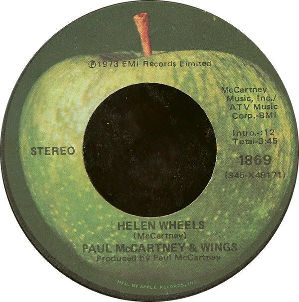 ・アーティスト Wings ・タイトル Helen Wheels ・レーベル・型番 Apple Records 1869 ・フォーマット 7インチレコード ・コンディション(盤) 良い (VG+) ・コンディション(ジャケット) プレインカバー（元ジャケット／カバー無し） ・コンディション(帯) オビなし ・特記事項 【company sleeve】 サンプル画像です。実際の商品の画像ではありません 商品写真はバーコード/カタログ番号に対応したサンプル画像ですので、お送りする商品の画像ではありません。帯やライナーなどの付属品は、特記事項に記載されている場合のみ含まれます。プロモやカラーレコードなどの仕様についても、該当する場合のみ特記事項に記載しています。 【ご購入前に必ずご確認ください】 ・本店サイト(www.recordcity.jp)とは価格、送料が違います ・本店サイト、その他支店のオーダーとは同梱発送できません ・注文確定後に別の注文を頂いた場合、注文同士の同梱は致しかねます。 ・別倉庫から発送しているため、店頭受け渡しは対応しておりません ・一部商品は他の通販サイトでも販売しているため、ご注文のタイミングによっては商品のご用意ができない場合がございます。 ・土日祝日はお休みです 金曜・祝前日9時以降のご連絡またはご入金は、返答または発送が週明け・祝日明けに順次対応となります。 ・ご購入後のキャンセル不可 ご購入後のキャンセルはいかなる理由においてもお受けできません。ご了承の上、ご購入くださいませ。 ・日本郵便(ゆうパック/ゆうメール)によるお届けになります。 ・中古品であることをご理解ください 当ストアでは中古商品を主に販売しております。中古品であることをご理解の上ご購入ください。また、一部商品はRecordCityオンラインストアで試聴可能です。 ・返品について お客様のご都合による返品は一切承っておりません。 表記の内容と実際の商品に相違がある場合、また針飛び等で返品・返金をご希望される場合は、商品の到着後1週間以内にご連絡ください。商品の返送をこちらで確認後、キャンセル・返金を行います。 コンディションVG以下の商品は返品できません。プレイに影響のない表面のこすれ傷、プレス起因のノイズ盤は返品の対象外です。 【コンディション表記】 ・ほぼ新品(M-)(Like New) 完全な新品。未使用。当店ではほぼ使用しません ・非常に良い(EX)(Excellent) 中古盤として美品な状態。わずかな経年を感じるものの傷みを感じさせない、当店基準で最高の状態 ・良い(VG+)(Very Good Plus) 丁寧に扱われた中古品で、軽い使用感がみられる。 ・可(VG)(Acceptable) 使い込まれた中古品で、「良い」よりもさらに使用感がみられる。 ・悪い(VG-)(Bad) 状態が悪いアイテム。使用の保障はなく、再生不可、針飛び、目立つノイズがあるかもしれない。状態によるクレーム不可。返品不可。 ・非常に悪い(G)(Very Bad) 「悪い」よりさらに状態が悪いアイテム。使用の保障はなく、再生不可、針飛び、目立つノイズがあるかもしれない。状態によるクレーム不可。返品不可。 ・ジャンク(Fair)(Junk/Fair) 割れている、反っている、水ダメージがある、カビ、ジャケットが分離している、ひどい書き込み、ひどい擦れなど最低の状態。使用の保障はなく、再生不可、針飛び、目立つノイズがあるかもしれない。状態によるクレーム不可。返品不可。 ・ジャンク(Poor)(Junk/Poor) 割れている、反っている、水ダメージがある、カビ、ジャケットが分離している、ひどい書き込み、ひどい擦れなど最低の状態。使用の保障はなく、再生不可、針飛び、目立つノイズがあるかもしれない。状態によるクレーム不可。返品不可。