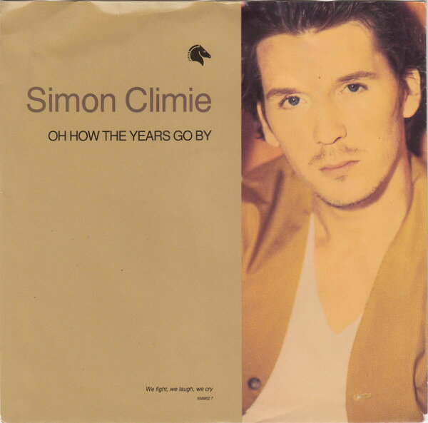 ・アーティスト Simon Climie ・タイトル Oh How The Years Go By ・レーベル・型番 Epic 6589027 ・フォーマット 7インチレコード ・コンディション(盤) 良い (VG+) ・コンディション(ジャケット) 良い (VG+) ・コンディション(帯) オビなし ・特記事項 【盤に薄い跡】【カバーにリングウェア】 サンプル画像です。実際の商品の画像ではありません 商品写真はバーコード/カタログ番号に対応したサンプル画像ですので、お送りする商品の画像ではありません。帯やライナーなどの付属品は、特記事項に記載されている場合のみ含まれます。プロモやカラーレコードなどの仕様についても、該当する場合のみ特記事項に記載しています。 【ご購入前に必ずご確認ください】 ・本店サイト(www.recordcity.jp)とは価格、送料が違います ・本店サイト、その他支店のオーダーとは同梱発送できません ・注文確定後に別の注文を頂いた場合、注文同士の同梱は致しかねます。 ・別倉庫から発送しているため、店頭受け渡しは対応しておりません ・一部商品は他の通販サイトでも販売しているため、ご注文のタイミングによっては商品のご用意ができない場合がございます。 ・土日祝日はお休みです 金曜・祝前日9時以降のご連絡またはご入金は、返答または発送が週明け・祝日明けに順次対応となります。 ・ご購入後のキャンセル不可 ご購入後のキャンセルはいかなる理由においてもお受けできません。ご了承の上、ご購入くださいませ。 ・日本郵便(ゆうパック/ゆうメール)によるお届けになります。 ・中古品であることをご理解ください 当ストアでは中古商品を主に販売しております。中古品であることをご理解の上ご購入ください。また、一部商品はRecordCityオンラインストアで試聴可能です。 ・返品について お客様のご都合による返品は一切承っておりません。 表記の内容と実際の商品に相違がある場合、また針飛び等で返品・返金をご希望される場合は、商品の到着後1週間以内にご連絡ください。商品の返送をこちらで確認後、キャンセル・返金を行います。 コンディションVG以下の商品は返品できません。プレイに影響のない表面のこすれ傷、プレス起因のノイズ盤は返品の対象外です。 【コンディション表記】 ・ほぼ新品(M-)(Like New) 完全な新品。未使用。当店ではほぼ使用しません ・非常に良い(EX)(Excellent) 中古盤として美品な状態。わずかな経年を感じるものの傷みを感じさせない、当店基準で最高の状態 ・良い(VG+)(Very Good Plus) 丁寧に扱われた中古品で、軽い使用感がみられる。 ・可(VG)(Acceptable) 使い込まれた中古品で、「良い」よりもさらに使用感がみられる。 ・悪い(VG-)(Bad) 状態が悪いアイテム。使用の保障はなく、再生不可、針飛び、目立つノイズがあるかもしれない。状態によるクレーム不可。返品不可。 ・非常に悪い(G)(Very Bad) 「悪い」よりさらに状態が悪いアイテム。使用の保障はなく、再生不可、針飛び、目立つノイズがあるかもしれない。状態によるクレーム不可。返品不可。 ・ジャンク(Fair)(Junk/Fair) 割れている、反っている、水ダメージがある、カビ、ジャケットが分離している、ひどい書き込み、ひどい擦れなど最低の状態。使用の保障はなく、再生不可、針飛び、目立つノイズがあるかもしれない。状態によるクレーム不可。返品不可。 ・ジャンク(Poor)(Junk/Poor) 割れている、反っている、水ダメージがある、カビ、ジャケットが分離している、ひどい書き込み、ひどい擦れなど最低の状態。使用の保障はなく、再生不可、針飛び、目立つノイズがあるかもしれない。状態によるクレーム不可。返品不可。