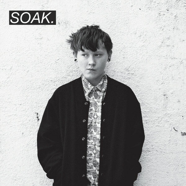 ・アーティスト SOAK ・タイトル B a noBody ・レーベル・型番 Rough Trade RTRADS726 ・フォーマット 7インチレコード ・コンディション(盤) 新品 (M) ・コンディション(ジャケット) ・コンディション(帯) オビなし ・特記事項 サンプル画像です。実際の商品の画像ではありません 商品写真はバーコード/カタログ番号に対応したサンプル画像ですので、お送りする商品の画像ではありません。帯やライナーなどの付属品は、特記事項に記載されている場合のみ含まれます。プロモやカラーレコードなどの仕様についても、該当する場合のみ特記事項に記載しています。 【ご購入前に必ずご確認ください】 ・本店サイト(www.recordcity.jp)とは価格、送料が違います ・本店サイト、その他支店のオーダーとは同梱発送できません ・注文確定後に別の注文を頂いた場合、注文同士の同梱は致しかねます。 ・別倉庫から発送しているため、店頭受け渡しは対応しておりません ・一部商品は他の通販サイトでも販売しているため、ご注文のタイミングによっては商品のご用意ができない場合がございます。 ・土日祝日はお休みです 金曜・祝前日9時以降のご連絡またはご入金は、返答または発送が週明け・祝日明けに順次対応となります。 ・ご購入後のキャンセル不可 ご購入後のキャンセルはいかなる理由においてもお受けできません。ご了承の上、ご購入くださいませ。 ・日本郵便(ゆうパック/ゆうメール)によるお届けになります。 ・中古品であることをご理解ください 当ストアでは中古商品を主に販売しております。中古品であることをご理解の上ご購入ください。また、一部商品はRecordCityオンラインストアで試聴可能です。 ・返品について お客様のご都合による返品は一切承っておりません。 表記の内容と実際の商品に相違がある場合、また針飛び等で返品・返金をご希望される場合は、商品の到着後1週間以内にご連絡ください。商品の返送をこちらで確認後、キャンセル・返金を行います。 コンディションVG以下の商品は返品できません。プレイに影響のない表面のこすれ傷、プレス起因のノイズ盤は返品の対象外です。 【コンディション表記】 ・ほぼ新品(M-)(Like New) 完全な新品。未使用。当店ではほぼ使用しません ・非常に良い(EX)(Excellent) 中古盤として美品な状態。わずかな経年を感じるものの傷みを感じさせない、当店基準で最高の状態 ・良い(VG+)(Very Good Plus) 丁寧に扱われた中古品で、軽い使用感がみられる。 ・可(VG)(Acceptable) 使い込まれた中古品で、「良い」よりもさらに使用感がみられる。 ・悪い(VG-)(Bad) 状態が悪いアイテム。使用の保障はなく、再生不可、針飛び、目立つノイズがあるかもしれない。状態によるクレーム不可。返品不可。 ・非常に悪い(G)(Very Bad) 「悪い」よりさらに状態が悪いアイテム。使用の保障はなく、再生不可、針飛び、目立つノイズがあるかもしれない。状態によるクレーム不可。返品不可。 ・ジャンク(Fair)(Junk/Fair) 割れている、反っている、水ダメージがある、カビ、ジャケットが分離している、ひどい書き込み、ひどい擦れなど最低の状態。使用の保障はなく、再生不可、針飛び、目立つノイズがあるかもしれない。状態によるクレーム不可。返品不可。 ・ジャンク(Poor)(Junk/Poor) 割れている、反っている、水ダメージがある、カビ、ジャケットが分離している、ひどい書き込み、ひどい擦れなど最低の状態。使用の保障はなく、再生不可、針飛び、目立つノイズがあるかもしれない。状態によるクレーム不可。返品不可。