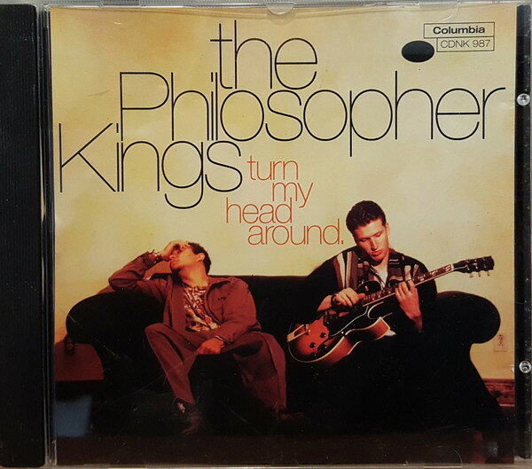 ・アーティスト Philosopher Kings ・タイトル Turn My Head Around ・レーベル・型番 Columbia CDNK987 ・フォーマット CD ・コンディション(盤) 良い (VG+) ・コンディション(ジャケット) ・コンディション(帯) オビなし ・特記事項 【プロモ盤】 【Promotion Only】【ケース擦れ】 サンプル画像です。実際の商品の画像ではありません 商品写真はバーコード/カタログ番号に対応したサンプル画像ですので、お送りする商品の画像ではありません。帯やライナーなどの付属品は、特記事項に記載されている場合のみ含まれます。プロモやカラーレコードなどの仕様についても、該当する場合のみ特記事項に記載しています。 【ご購入前に必ずご確認ください】 ・本店サイト(www.recordcity.jp)とは価格、送料が違います ・本店サイト、その他支店のオーダーとは同梱発送できません ・注文確定後に別の注文を頂いた場合、注文同士の同梱は致しかねます。 ・別倉庫から発送しているため、店頭受け渡しは対応しておりません ・一部商品は他の通販サイトでも販売しているため、ご注文のタイミングによっては商品のご用意ができない場合がございます。 ・土日祝日はお休みです 金曜・祝前日9時以降のご連絡またはご入金は、返答または発送が週明け・祝日明けに順次対応となります。 ・ご購入後のキャンセル不可 ご購入後のキャンセルはいかなる理由においてもお受けできません。ご了承の上、ご購入くださいませ。 ・日本郵便(ゆうパック/ゆうメール)によるお届けになります。 ・中古品であることをご理解ください 当ストアでは中古商品を主に販売しております。中古品であることをご理解の上ご購入ください。また、一部商品はRecordCityオンラインストアで試聴可能です。 ・返品について お客様のご都合による返品は一切承っておりません。 表記の内容と実際の商品に相違がある場合、また針飛び等で返品・返金をご希望される場合は、商品の到着後1週間以内にご連絡ください。商品の返送をこちらで確認後、キャンセル・返金を行います。 コンディションVG以下の商品は返品できません。プレイに影響のない表面のこすれ傷、プレス起因のノイズ盤は返品の対象外です。 【コンディション表記】 ・ほぼ新品(M-)(Like New) 完全な新品。未使用。当店ではほぼ使用しません ・非常に良い(EX)(Excellent) 中古盤として美品な状態。わずかな経年を感じるものの傷みを感じさせない、当店基準で最高の状態 ・良い(VG+)(Very Good Plus) 丁寧に扱われた中古品で、軽い使用感がみられる。 ・可(VG)(Acceptable) 使い込まれた中古品で、「良い」よりもさらに使用感がみられる。 ・悪い(VG-)(Bad) 状態が悪いアイテム。使用の保障はなく、再生不可、針飛び、目立つノイズがあるかもしれない。状態によるクレーム不可。返品不可。 ・非常に悪い(G)(Very Bad) 「悪い」よりさらに状態が悪いアイテム。使用の保障はなく、再生不可、針飛び、目立つノイズがあるかもしれない。状態によるクレーム不可。返品不可。 ・ジャンク(Fair)(Junk/Fair) 割れている、反っている、水ダメージがある、カビ、ジャケットが分離している、ひどい書き込み、ひどい擦れなど最低の状態。使用の保障はなく、再生不可、針飛び、目立つノイズがあるかもしれない。状態によるクレーム不可。返品不可。 ・ジャンク(Poor)(Junk/Poor) 割れている、反っている、水ダメージがある、カビ、ジャケットが分離している、ひどい書き込み、ひどい擦れなど最低の状態。使用の保障はなく、再生不可、針飛び、目立つノイズがあるかもしれない。状態によるクレーム不可。返品不可。