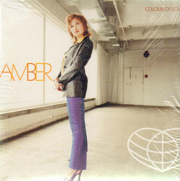 ・アーティスト Amber ・タイトル Colour Of Love ・レーベル・型番 Tommy Boy TB748 ・フォーマット LPレコード ・コンディション(盤) 可 (VG) ・コンディション(ジャケット) 可 (VG) ・コンディション(帯) オビなし ・特記事項 【カバー汚れ】 サンプル画像です。実際の商品の画像ではありません 商品写真はバーコード/カタログ番号に対応したサンプル画像ですので、お送りする商品の画像ではありません。帯やライナーなどの付属品は、特記事項に記載されている場合のみ含まれます。プロモやカラーレコードなどの仕様についても、該当する場合のみ特記事項に記載しています。 【ご購入前に必ずご確認ください】 ・本店サイト(www.recordcity.jp)とは価格、送料が違います ・本店サイト、その他支店のオーダーとは同梱発送できません ・注文確定後に別の注文を頂いた場合、注文同士の同梱は致しかねます。 ・別倉庫から発送しているため、店頭受け渡しは対応しておりません ・一部商品は他の通販サイトでも販売しているため、ご注文のタイミングによっては商品のご用意ができない場合がございます。 ・土日祝日はお休みです 金曜・祝前日9時以降のご連絡またはご入金は、返答または発送が週明け・祝日明けに順次対応となります。 ・ご購入後のキャンセル不可 ご購入後のキャンセルはいかなる理由においてもお受けできません。ご了承の上、ご購入くださいませ。 ・日本郵便(ゆうパック/ゆうメール)によるお届けになります。 ・中古品であることをご理解ください 当ストアでは中古商品を主に販売しております。中古品であることをご理解の上ご購入ください。また、一部商品はRecordCityオンラインストアで試聴可能です。 ・返品について お客様のご都合による返品は一切承っておりません。 表記の内容と実際の商品に相違がある場合、また針飛び等で返品・返金をご希望される場合は、商品の到着後1週間以内にご連絡ください。商品の返送をこちらで確認後、キャンセル・返金を行います。 コンディションVG以下の商品は返品できません。プレイに影響のない表面のこすれ傷、プレス起因のノイズ盤は返品の対象外です。 【コンディション表記】 ・ほぼ新品(M-)(Like New) 完全な新品。未使用。当店ではほぼ使用しません ・非常に良い(EX)(Excellent) 中古盤として美品な状態。わずかな経年を感じるものの傷みを感じさせない、当店基準で最高の状態 ・良い(VG+)(Very Good Plus) 丁寧に扱われた中古品で、軽い使用感がみられる。 ・可(VG)(Acceptable) 使い込まれた中古品で、「良い」よりもさらに使用感がみられる。 ・悪い(VG-)(Bad) 状態が悪いアイテム。使用の保障はなく、再生不可、針飛び、目立つノイズがあるかもしれない。状態によるクレーム不可。返品不可。 ・非常に悪い(G)(Very Bad) 「悪い」よりさらに状態が悪いアイテム。使用の保障はなく、再生不可、針飛び、目立つノイズがあるかもしれない。状態によるクレーム不可。返品不可。 ・ジャンク(Fair)(Junk/Fair) 割れている、反っている、水ダメージがある、カビ、ジャケットが分離している、ひどい書き込み、ひどい擦れなど最低の状態。使用の保障はなく、再生不可、針飛び、目立つノイズがあるかもしれない。状態によるクレーム不可。返品不可。 ・ジャンク(Poor)(Junk/Poor) 割れている、反っている、水ダメージがある、カビ、ジャケットが分離している、ひどい書き込み、ひどい擦れなど最低の状態。使用の保障はなく、再生不可、針飛び、目立つノイズがあるかもしれない。状態によるクレーム不可。返品不可。