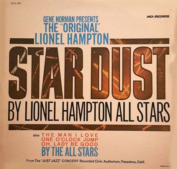 ・アーティスト Lionel Hampton All Stars ・タイトル The "Original" Star Dust ・レーベル・型番 MCA Records MCA198 ・フォーマット LPレコード ・コンディション(盤) 良い (VG+) ・コンディション(ジャケット) 良い (VG+) ・コンディション(帯) オビなし ・特記事項 【外袋をカバーにテープ止】 サンプル画像です。実際の商品の画像ではありません 商品写真はバーコード/カタログ番号に対応したサンプル画像ですので、お送りする商品の画像ではありません。帯やライナーなどの付属品は、特記事項に記載されている場合のみ含まれます。プロモやカラーレコードなどの仕様についても、該当する場合のみ特記事項に記載しています。 【ご購入前に必ずご確認ください】 ・本店サイト(www.recordcity.jp)とは価格、送料が違います ・本店サイト、その他支店のオーダーとは同梱発送できません ・注文確定後に別の注文を頂いた場合、注文同士の同梱は致しかねます。 ・別倉庫から発送しているため、店頭受け渡しは対応しておりません ・一部商品は他の通販サイトでも販売しているため、ご注文のタイミングによっては商品のご用意ができない場合がございます。 ・土日祝日はお休みです 金曜・祝前日9時以降のご連絡またはご入金は、返答または発送が週明け・祝日明けに順次対応となります。 ・ご購入後のキャンセル不可 ご購入後のキャンセルはいかなる理由においてもお受けできません。ご了承の上、ご購入くださいませ。 ・日本郵便(ゆうパック/ゆうメール)によるお届けになります。 ・中古品であることをご理解ください 当ストアでは中古商品を主に販売しております。中古品であることをご理解の上ご購入ください。また、一部商品はRecordCityオンラインストアで試聴可能です。 ・返品について お客様のご都合による返品は一切承っておりません。 表記の内容と実際の商品に相違がある場合、また針飛び等で返品・返金をご希望される場合は、商品の到着後1週間以内にご連絡ください。商品の返送をこちらで確認後、キャンセル・返金を行います。 コンディションVG以下の商品は返品できません。プレイに影響のない表面のこすれ傷、プレス起因のノイズ盤は返品の対象外です。 【コンディション表記】 ・ほぼ新品(M-)(Like New) 完全な新品。未使用。当店ではほぼ使用しません ・非常に良い(EX)(Excellent) 中古盤として美品な状態。わずかな経年を感じるものの傷みを感じさせない、当店基準で最高の状態 ・良い(VG+)(Very Good Plus) 丁寧に扱われた中古品で、軽い使用感がみられる。 ・可(VG)(Acceptable) 使い込まれた中古品で、「良い」よりもさらに使用感がみられる。 ・悪い(VG-)(Bad) 状態が悪いアイテム。使用の保障はなく、再生不可、針飛び、目立つノイズがあるかもしれない。状態によるクレーム不可。返品不可。 ・非常に悪い(G)(Very Bad) 「悪い」よりさらに状態が悪いアイテム。使用の保障はなく、再生不可、針飛び、目立つノイズがあるかもしれない。状態によるクレーム不可。返品不可。 ・ジャンク(Fair)(Junk/Fair) 割れている、反っている、水ダメージがある、カビ、ジャケットが分離している、ひどい書き込み、ひどい擦れなど最低の状態。使用の保障はなく、再生不可、針飛び、目立つノイズがあるかもしれない。状態によるクレーム不可。返品不可。 ・ジャンク(Poor)(Junk/Poor) 割れている、反っている、水ダメージがある、カビ、ジャケットが分離している、ひどい書き込み、ひどい擦れなど最低の状態。使用の保障はなく、再生不可、針飛び、目立つノイズがあるかもしれない。状態によるクレーム不可。返品不可。
