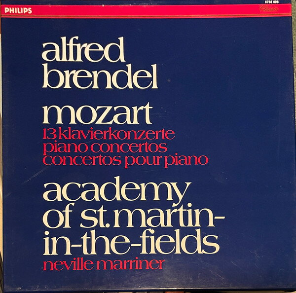 ・アーティスト Alfred Brendel, Neville Marriner, Academy Of St. Martin-In-The-Fields ・タイトル Mozart: 13 Piano Concertos ・レーベル・型番 PHILIPS 6768096 ・フォーマット LPレコード ・コンディション(盤) 良い (VG+) ・コンディション(ジャケット) 良い (VG+) ・コンディション(帯) 良い (VG+) ・特記事項 【ライナー付き】 【ボックスセット】 サンプル画像です。実際の商品の画像ではありません 商品写真はバーコード/カタログ番号に対応したサンプル画像ですので、お送りする商品の画像ではありません。帯やライナーなどの付属品は、特記事項に記載されている場合のみ含まれます。プロモやカラーレコードなどの仕様についても、該当する場合のみ特記事項に記載しています。 【ご購入前に必ずご確認ください】 ・本店サイト(www.recordcity.jp)とは価格、送料が違います ・本店サイト、その他支店のオーダーとは同梱発送できません ・注文確定後に別の注文を頂いた場合、注文同士の同梱は致しかねます。 ・別倉庫から発送しているため、店頭受け渡しは対応しておりません ・一部商品は他の通販サイトでも販売しているため、ご注文のタイミングによっては商品のご用意ができない場合がございます。 ・土日祝日はお休みです 金曜・祝前日9時以降のご連絡またはご入金は、返答または発送が週明け・祝日明けに順次対応となります。 ・ご購入後のキャンセル不可 ご購入後のキャンセルはいかなる理由においてもお受けできません。ご了承の上、ご購入くださいませ。 ・日本郵便(ゆうパック/ゆうメール)によるお届けになります。 ・中古品であることをご理解ください 当ストアでは中古商品を主に販売しております。中古品であることをご理解の上ご購入ください。また、一部商品はRecordCityオンラインストアで試聴可能です。 ・返品について お客様のご都合による返品は一切承っておりません。 表記の内容と実際の商品に相違がある場合、また針飛び等で返品・返金をご希望される場合は、商品の到着後1週間以内にご連絡ください。商品の返送をこちらで確認後、キャンセル・返金を行います。 コンディションVG以下の商品は返品できません。プレイに影響のない表面のこすれ傷、プレス起因のノイズ盤は返品の対象外です。 【コンディション表記】 ・ほぼ新品(M-)(Like New) 完全な新品。未使用。当店ではほぼ使用しません ・非常に良い(EX)(Excellent) 中古盤として美品な状態。わずかな経年を感じるものの傷みを感じさせない、当店基準で最高の状態 ・良い(VG+)(Very Good Plus) 丁寧に扱われた中古品で、軽い使用感がみられる。 ・可(VG)(Acceptable) 使い込まれた中古品で、「良い」よりもさらに使用感がみられる。 ・悪い(VG-)(Bad) 状態が悪いアイテム。使用の保障はなく、再生不可、針飛び、目立つノイズがあるかもしれない。状態によるクレーム不可。返品不可。 ・非常に悪い(G)(Very Bad) 「悪い」よりさらに状態が悪いアイテム。使用の保障はなく、再生不可、針飛び、目立つノイズがあるかもしれない。状態によるクレーム不可。返品不可。 ・ジャンク(Fair)(Junk/Fair) 割れている、反っている、水ダメージがある、カビ、ジャケットが分離している、ひどい書き込み、ひどい擦れなど最低の状態。使用の保障はなく、再生不可、針飛び、目立つノイズがあるかもしれない。状態によるクレーム不可。返品不可。 ・ジャンク(Poor)(Junk/Poor) 割れている、反っている、水ダメージがある、カビ、ジャケットが分離している、ひどい書き込み、ひどい擦れなど最低の状態。使用の保障はなく、再生不可、針飛び、目立つノイズがあるかもしれない。状態によるクレーム不可。返品不可。