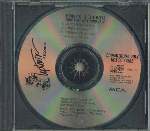 ・アーティスト Heavy D & The Boyz ・タイトル Now That We Found Love ・レーベル・型番 MCA CD451479 ・フォーマット CD ・コンディション(盤) 良い (VG+) ・コンディション(ジャケット) カバーなし ・コンディション(帯) オビなし ・特記事項 【プロモ盤】 【Promotion Only】 サンプル画像です。実際の商品の画像ではありません 商品写真はバーコード/カタログ番号に対応したサンプル画像ですので、お送りする商品の画像ではありません。帯やライナーなどの付属品は、特記事項に記載されている場合のみ含まれます。プロモやカラーレコードなどの仕様についても、該当する場合のみ特記事項に記載しています。 【ご購入前に必ずご確認ください】 ・本店サイト(www.recordcity.jp)とは価格、送料が違います ・本店サイト、その他支店のオーダーとは同梱発送できません ・注文確定後に別の注文を頂いた場合、注文同士の同梱は致しかねます。 ・別倉庫から発送しているため、店頭受け渡しは対応しておりません ・一部商品は他の通販サイトでも販売しているため、ご注文のタイミングによっては商品のご用意ができない場合がございます。 ・土日祝日はお休みです 金曜・祝前日9時以降のご連絡またはご入金は、返答または発送が週明け・祝日明けに順次対応となります。 ・ご購入後のキャンセル不可 ご購入後のキャンセルはいかなる理由においてもお受けできません。ご了承の上、ご購入くださいませ。 ・日本郵便(ゆうパック/ゆうメール)によるお届けになります。 ・中古品であることをご理解ください 当ストアでは中古商品を主に販売しております。中古品であることをご理解の上ご購入ください。また、一部商品はRecordCityオンラインストアで試聴可能です。 ・返品について お客様のご都合による返品は一切承っておりません。 表記の内容と実際の商品に相違がある場合、また針飛び等で返品・返金をご希望される場合は、商品の到着後1週間以内にご連絡ください。商品の返送をこちらで確認後、キャンセル・返金を行います。 コンディションVG以下の商品は返品できません。プレイに影響のない表面のこすれ傷、プレス起因のノイズ盤は返品の対象外です。 【コンディション表記】 ・ほぼ新品(M-)(Like New) 完全な新品。未使用。当店ではほぼ使用しません ・非常に良い(EX)(Excellent) 中古盤として美品な状態。わずかな経年を感じるものの傷みを感じさせない、当店基準で最高の状態 ・良い(VG+)(Very Good Plus) 丁寧に扱われた中古品で、軽い使用感がみられる。 ・可(VG)(Acceptable) 使い込まれた中古品で、「良い」よりもさらに使用感がみられる。 ・悪い(VG-)(Bad) 状態が悪いアイテム。使用の保障はなく、再生不可、針飛び、目立つノイズがあるかもしれない。状態によるクレーム不可。返品不可。 ・非常に悪い(G)(Very Bad) 「悪い」よりさらに状態が悪いアイテム。使用の保障はなく、再生不可、針飛び、目立つノイズがあるかもしれない。状態によるクレーム不可。返品不可。 ・ジャンク(Fair)(Junk/Fair) 割れている、反っている、水ダメージがある、カビ、ジャケットが分離している、ひどい書き込み、ひどい擦れなど最低の状態。使用の保障はなく、再生不可、針飛び、目立つノイズがあるかもしれない。状態によるクレーム不可。返品不可。 ・ジャンク(Poor)(Junk/Poor) 割れている、反っている、水ダメージがある、カビ、ジャケットが分離している、ひどい書き込み、ひどい擦れなど最低の状態。使用の保障はなく、再生不可、針飛び、目立つノイズがあるかもしれない。状態によるクレーム不可。返品不可。