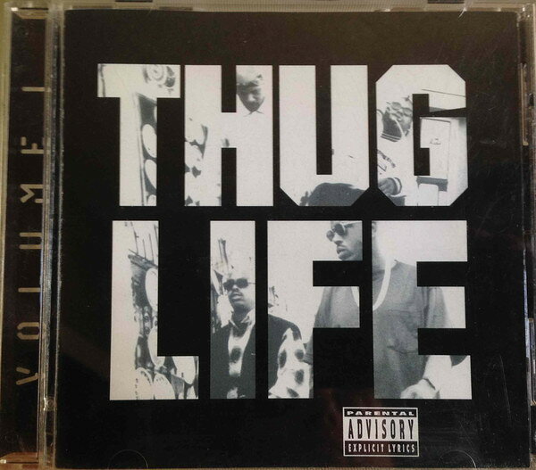 ・アーティスト Thug Life ・タイトル Volume 1 ・レーベル・型番 Interscope Records 923602 ・フォーマット CD ・コンディション(盤) 良い (VG+) ・コンディション(ジャケット) ・コンディション(帯) オビなし ・特記事項 サンプル画像です。実際の商品の画像ではありません 商品写真はバーコード/カタログ番号に対応したサンプル画像ですので、お送りする商品の画像ではありません。帯やライナーなどの付属品は、特記事項に記載されている場合のみ含まれます。プロモやカラーレコードなどの仕様についても、該当する場合のみ特記事項に記載しています。 【ご購入前に必ずご確認ください】 ・本店サイト(www.recordcity.jp)とは価格、送料が違います ・本店サイト、その他支店のオーダーとは同梱発送できません ・注文確定後に別の注文を頂いた場合、注文同士の同梱は致しかねます。 ・別倉庫から発送しているため、店頭受け渡しは対応しておりません ・一部商品は他の通販サイトでも販売しているため、ご注文のタイミングによっては商品のご用意ができない場合がございます。 ・土日祝日はお休みです 金曜・祝前日9時以降のご連絡またはご入金は、返答または発送が週明け・祝日明けに順次対応となります。 ・ご購入後のキャンセル不可 ご購入後のキャンセルはいかなる理由においてもお受けできません。ご了承の上、ご購入くださいませ。 ・日本郵便(ゆうパック/ゆうメール)によるお届けになります。 ・中古品であることをご理解ください 当ストアでは中古商品を主に販売しております。中古品であることをご理解の上ご購入ください。また、一部商品はRecordCityオンラインストアで試聴可能です。 ・返品について お客様のご都合による返品は一切承っておりません。 表記の内容と実際の商品に相違がある場合、また針飛び等で返品・返金をご希望される場合は、商品の到着後1週間以内にご連絡ください。商品の返送をこちらで確認後、キャンセル・返金を行います。 コンディションVG以下の商品は返品できません。プレイに影響のない表面のこすれ傷、プレス起因のノイズ盤は返品の対象外です。 【コンディション表記】 ・ほぼ新品(M-)(Like New) 完全な新品。未使用。当店ではほぼ使用しません ・非常に良い(EX)(Excellent) 中古盤として美品な状態。わずかな経年を感じるものの傷みを感じさせない、当店基準で最高の状態 ・良い(VG+)(Very Good Plus) 丁寧に扱われた中古品で、軽い使用感がみられる。 ・可(VG)(Acceptable) 使い込まれた中古品で、「良い」よりもさらに使用感がみられる。 ・悪い(VG-)(Bad) 状態が悪いアイテム。使用の保障はなく、再生不可、針飛び、目立つノイズがあるかもしれない。状態によるクレーム不可。返品不可。 ・非常に悪い(G)(Very Bad) 「悪い」よりさらに状態が悪いアイテム。使用の保障はなく、再生不可、針飛び、目立つノイズがあるかもしれない。状態によるクレーム不可。返品不可。 ・ジャンク(Fair)(Junk/Fair) 割れている、反っている、水ダメージがある、カビ、ジャケットが分離している、ひどい書き込み、ひどい擦れなど最低の状態。使用の保障はなく、再生不可、針飛び、目立つノイズがあるかもしれない。状態によるクレーム不可。返品不可。 ・ジャンク(Poor)(Junk/Poor) 割れている、反っている、水ダメージがある、カビ、ジャケットが分離している、ひどい書き込み、ひどい擦れなど最低の状態。使用の保障はなく、再生不可、針飛び、目立つノイズがあるかもしれない。状態によるクレーム不可。返品不可。