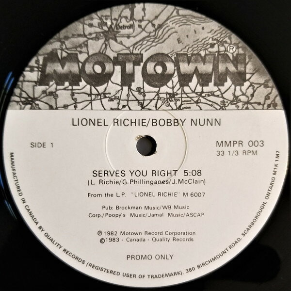・アーティスト Lionel Richie / Bobby Nunn ・タイトル Serves You Right / Sexy Sassy ・レーベル・型番 MOTOWN MMPR003 ・フォーマット 12インチレコード ・コンディション(盤) 良い (VG+) ・コンディション(ジャケット) プレインカバー（元ジャケット／カバー無し） ・コンディション(帯) オビなし ・特記事項 【プロモ盤】 【Promotion Only】 サンプル画像です。実際の商品の画像ではありません 商品写真はバーコード/カタログ番号に対応したサンプル画像ですので、お送りする商品の画像ではありません。帯やライナーなどの付属品は、特記事項に記載されている場合のみ含まれます。プロモやカラーレコードなどの仕様についても、該当する場合のみ特記事項に記載しています。 【ご購入前に必ずご確認ください】 ・本店サイト(www.recordcity.jp)とは価格、送料が違います ・本店サイト、その他支店のオーダーとは同梱発送できません ・注文確定後に別の注文を頂いた場合、注文同士の同梱は致しかねます。 ・別倉庫から発送しているため、店頭受け渡しは対応しておりません ・一部商品は他の通販サイトでも販売しているため、ご注文のタイミングによっては商品のご用意ができない場合がございます。 ・土日祝日はお休みです 金曜・祝前日9時以降のご連絡またはご入金は、返答または発送が週明け・祝日明けに順次対応となります。 ・ご購入後のキャンセル不可 ご購入後のキャンセルはいかなる理由においてもお受けできません。ご了承の上、ご購入くださいませ。 ・日本郵便(ゆうパック/ゆうメール)によるお届けになります。 ・中古品であることをご理解ください 当ストアでは中古商品を主に販売しております。中古品であることをご理解の上ご購入ください。また、一部商品はRecordCityオンラインストアで試聴可能です。 ・返品について お客様のご都合による返品は一切承っておりません。 表記の内容と実際の商品に相違がある場合、また針飛び等で返品・返金をご希望される場合は、商品の到着後1週間以内にご連絡ください。商品の返送をこちらで確認後、キャンセル・返金を行います。 コンディションVG以下の商品は返品できません。プレイに影響のない表面のこすれ傷、プレス起因のノイズ盤は返品の対象外です。 【コンディション表記】 ・ほぼ新品(M-)(Like New) 完全な新品。未使用。当店ではほぼ使用しません ・非常に良い(EX)(Excellent) 中古盤として美品な状態。わずかな経年を感じるものの傷みを感じさせない、当店基準で最高の状態 ・良い(VG+)(Very Good Plus) 丁寧に扱われた中古品で、軽い使用感がみられる。 ・可(VG)(Acceptable) 使い込まれた中古品で、「良い」よりもさらに使用感がみられる。 ・悪い(VG-)(Bad) 状態が悪いアイテム。使用の保障はなく、再生不可、針飛び、目立つノイズがあるかもしれない。状態によるクレーム不可。返品不可。 ・非常に悪い(G)(Very Bad) 「悪い」よりさらに状態が悪いアイテム。使用の保障はなく、再生不可、針飛び、目立つノイズがあるかもしれない。状態によるクレーム不可。返品不可。 ・ジャンク(Fair)(Junk/Fair) 割れている、反っている、水ダメージがある、カビ、ジャケットが分離している、ひどい書き込み、ひどい擦れなど最低の状態。使用の保障はなく、再生不可、針飛び、目立つノイズがあるかもしれない。状態によるクレーム不可。返品不可。 ・ジャンク(Poor)(Junk/Poor) 割れている、反っている、水ダメージがある、カビ、ジャケットが分離している、ひどい書き込み、ひどい擦れなど最低の状態。使用の保障はなく、再生不可、針飛び、目立つノイズがあるかもしれない。状態によるクレーム不可。返品不可。