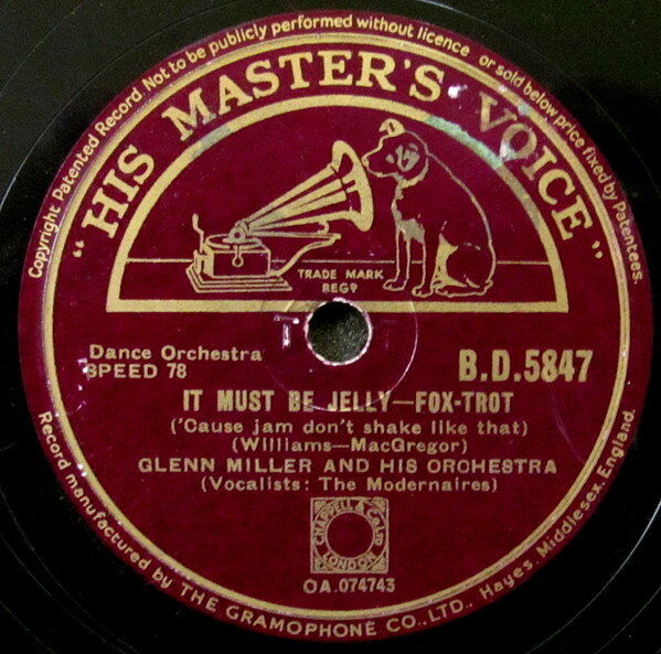 ・アーティスト Glenn Miller & His Orchestra ・タイトル It Must Be Jelly / Rainbow Rhapsody ・レーベル・型番 HIS MASTERS VOICE BD5847 ・フォーマット 78回転SP盤レコード ・コンディション(盤) 良い (VG+) ・コンディション(ジャケット) 良い (VG+) ・コンディション(帯) オビなし ・特記事項 【※再生コンディションによる返品不可】 サンプル画像です。実際の商品の画像ではありません 商品写真はバーコード/カタログ番号に対応したサンプル画像ですので、お送りする商品の画像ではありません。帯やライナーなどの付属品は、特記事項に記載されている場合のみ含まれます。プロモやカラーレコードなどの仕様についても、該当する場合のみ特記事項に記載しています。 【ご購入前に必ずご確認ください】 ・本店サイト(www.recordcity.jp)とは価格、送料が違います ・本店サイト、その他支店のオーダーとは同梱発送できません ・注文確定後に別の注文を頂いた場合、注文同士の同梱は致しかねます。 ・別倉庫から発送しているため、店頭受け渡しは対応しておりません ・一部商品は他の通販サイトでも販売しているため、ご注文のタイミングによっては商品のご用意ができない場合がございます。 ・土日祝日はお休みです 金曜・祝前日9時以降のご連絡またはご入金は、返答または発送が週明け・祝日明けに順次対応となります。 ・ご購入後のキャンセル不可 ご購入後のキャンセルはいかなる理由においてもお受けできません。ご了承の上、ご購入くださいませ。 ・日本郵便(ゆうパック/ゆうメール)によるお届けになります。 ・中古品であることをご理解ください 当ストアでは中古商品を主に販売しております。中古品であることをご理解の上ご購入ください。また、一部商品はRecordCityオンラインストアで試聴可能です。 ・返品について お客様のご都合による返品は一切承っておりません。 表記の内容と実際の商品に相違がある場合、また針飛び等で返品・返金をご希望される場合は、商品の到着後1週間以内にご連絡ください。商品の返送をこちらで確認後、キャンセル・返金を行います。 コンディションVG以下の商品は返品できません。プレイに影響のない表面のこすれ傷、プレス起因のノイズ盤は返品の対象外です。 【コンディション表記】 ・ほぼ新品(M-)(Like New) 完全な新品。未使用。当店ではほぼ使用しません ・非常に良い(EX)(Excellent) 中古盤として美品な状態。わずかな経年を感じるものの傷みを感じさせない、当店基準で最高の状態 ・良い(VG+)(Very Good Plus) 丁寧に扱われた中古品で、軽い使用感がみられる。 ・可(VG)(Acceptable) 使い込まれた中古品で、「良い」よりもさらに使用感がみられる。 ・悪い(VG-)(Bad) 状態が悪いアイテム。使用の保障はなく、再生不可、針飛び、目立つノイズがあるかもしれない。状態によるクレーム不可。返品不可。 ・非常に悪い(G)(Very Bad) 「悪い」よりさらに状態が悪いアイテム。使用の保障はなく、再生不可、針飛び、目立つノイズがあるかもしれない。状態によるクレーム不可。返品不可。 ・ジャンク(Fair)(Junk/Fair) 割れている、反っている、水ダメージがある、カビ、ジャケットが分離している、ひどい書き込み、ひどい擦れなど最低の状態。使用の保障はなく、再生不可、針飛び、目立つノイズがあるかもしれない。状態によるクレーム不可。返品不可。 ・ジャンク(Poor)(Junk/Poor) 割れている、反っている、水ダメージがある、カビ、ジャケットが分離している、ひどい書き込み、ひどい擦れなど最低の状態。使用の保障はなく、再生不可、針飛び、目立つノイズがあるかもしれない。状態によるクレーム不可。返品不可。