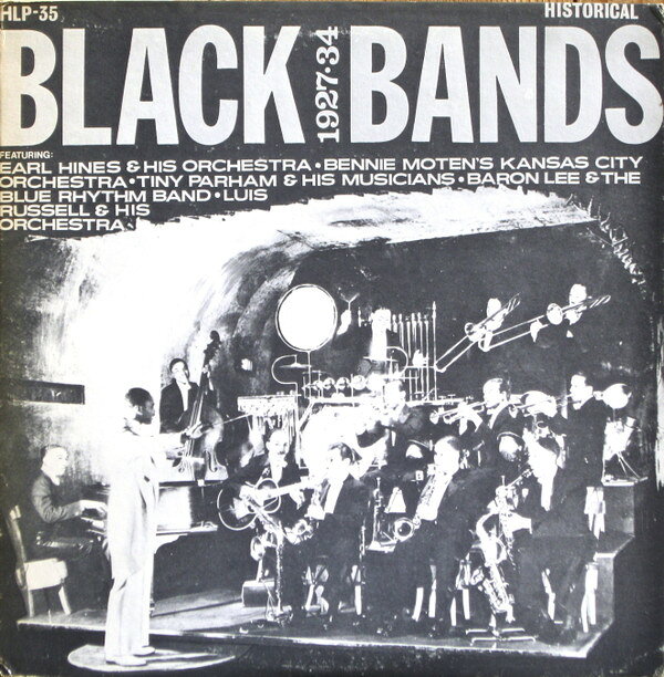 ・アーティスト Various ・タイトル Black Bands 1927-34 ・レーベル・型番 Historical Records HLP35 ・フォーマット LPレコード ・コンディション(盤) 良い (VG+) ・コンディション(ジャケット) 良い (VG+) ・コンディション(帯) オビなし ・特記事項 【カバーに目立つ染み】【盤に浅い跡】 サンプル画像です。実際の商品の画像ではありません 商品写真はバーコード/カタログ番号に対応したサンプル画像ですので、お送りする商品の画像ではありません。帯やライナーなどの付属品は、特記事項に記載されている場合のみ含まれます。プロモやカラーレコードなどの仕様についても、該当する場合のみ特記事項に記載しています。 【ご購入前に必ずご確認ください】 ・本店サイト(www.recordcity.jp)とは価格、送料が違います ・本店サイト、その他支店のオーダーとは同梱発送できません ・注文確定後に別の注文を頂いた場合、注文同士の同梱は致しかねます。 ・別倉庫から発送しているため、店頭受け渡しは対応しておりません ・一部商品は他の通販サイトでも販売しているため、ご注文のタイミングによっては商品のご用意ができない場合がございます。 ・土日祝日はお休みです 金曜・祝前日9時以降のご連絡またはご入金は、返答または発送が週明け・祝日明けに順次対応となります。 ・ご購入後のキャンセル不可 ご購入後のキャンセルはいかなる理由においてもお受けできません。ご了承の上、ご購入くださいませ。 ・日本郵便(ゆうパック/ゆうメール)によるお届けになります。 ・中古品であることをご理解ください 当ストアでは中古商品を主に販売しております。中古品であることをご理解の上ご購入ください。また、一部商品はRecordCityオンラインストアで試聴可能です。 ・返品について お客様のご都合による返品は一切承っておりません。 表記の内容と実際の商品に相違がある場合、また針飛び等で返品・返金をご希望される場合は、商品の到着後1週間以内にご連絡ください。商品の返送をこちらで確認後、キャンセル・返金を行います。 コンディションVG以下の商品は返品できません。プレイに影響のない表面のこすれ傷、プレス起因のノイズ盤は返品の対象外です。 【コンディション表記】 ・ほぼ新品(M-)(Like New) 完全な新品。未使用。当店ではほぼ使用しません ・非常に良い(EX)(Excellent) 中古盤として美品な状態。わずかな経年を感じるものの傷みを感じさせない、当店基準で最高の状態 ・良い(VG+)(Very Good Plus) 丁寧に扱われた中古品で、軽い使用感がみられる。 ・可(VG)(Acceptable) 使い込まれた中古品で、「良い」よりもさらに使用感がみられる。 ・悪い(VG-)(Bad) 状態が悪いアイテム。使用の保障はなく、再生不可、針飛び、目立つノイズがあるかもしれない。状態によるクレーム不可。返品不可。 ・非常に悪い(G)(Very Bad) 「悪い」よりさらに状態が悪いアイテム。使用の保障はなく、再生不可、針飛び、目立つノイズがあるかもしれない。状態によるクレーム不可。返品不可。 ・ジャンク(Fair)(Junk/Fair) 割れている、反っている、水ダメージがある、カビ、ジャケットが分離している、ひどい書き込み、ひどい擦れなど最低の状態。使用の保障はなく、再生不可、針飛び、目立つノイズがあるかもしれない。状態によるクレーム不可。返品不可。 ・ジャンク(Poor)(Junk/Poor) 割れている、反っている、水ダメージがある、カビ、ジャケットが分離している、ひどい書き込み、ひどい擦れなど最低の状態。使用の保障はなく、再生不可、針飛び、目立つノイズがあるかもしれない。状態によるクレーム不可。返品不可。