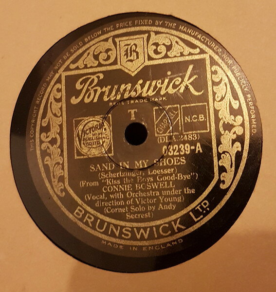 78RPM/SP Connie Boswell Sand In My Shoes / Sweethearts Or Strangers 03239 BRUNSWICK /00500